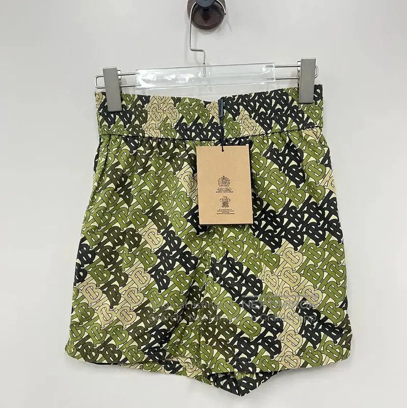 Burberry Burberry Green Patterned Women's Shorts. Size 22" - 1 Thumbnail
