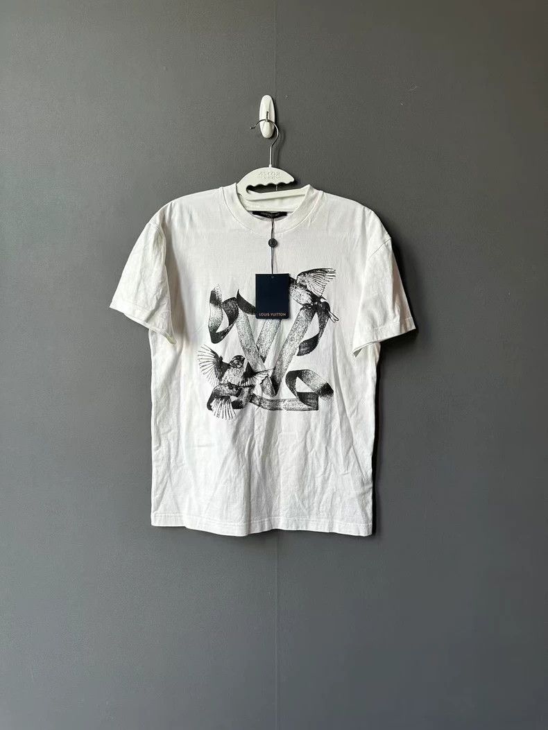 Louis Vuitton Louis Vuitton White Peace Dove Short Sleeve 2501-Nextarrow Size US XS / EU 42 / 0 - 1 Thumbnail