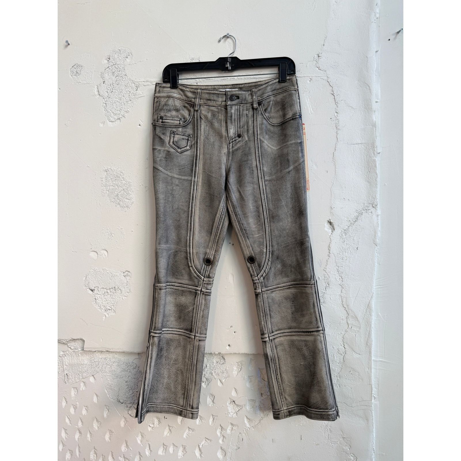 Acne Studios Acne Studios Leather Zipped Cropped Trousers Size 26" / US 2 / IT 38 - 1 Thumbnail