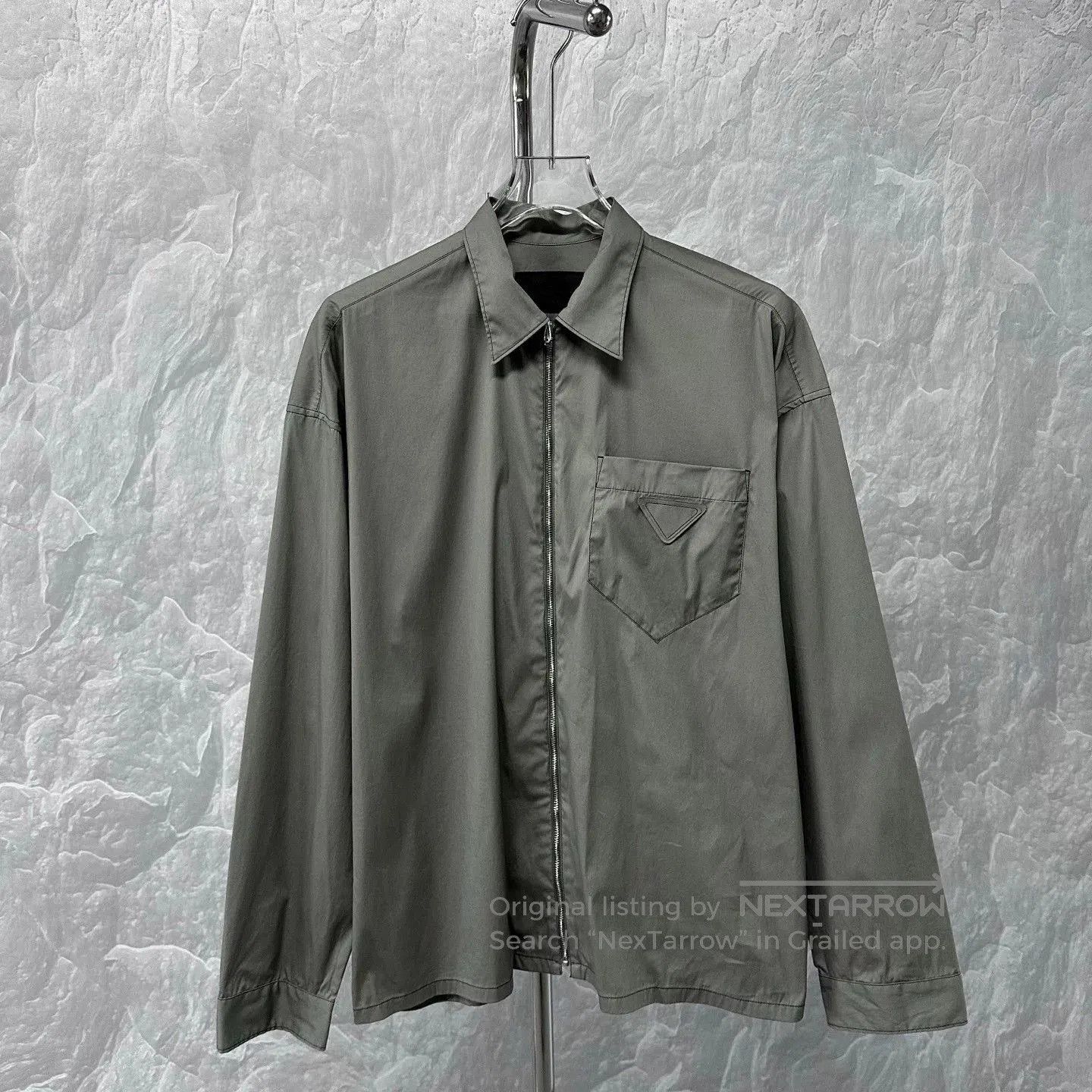Prada prada triangle patch zip-up shirt jacket. Size US M / EU 48-50 / 2 - 1 Thumbnail