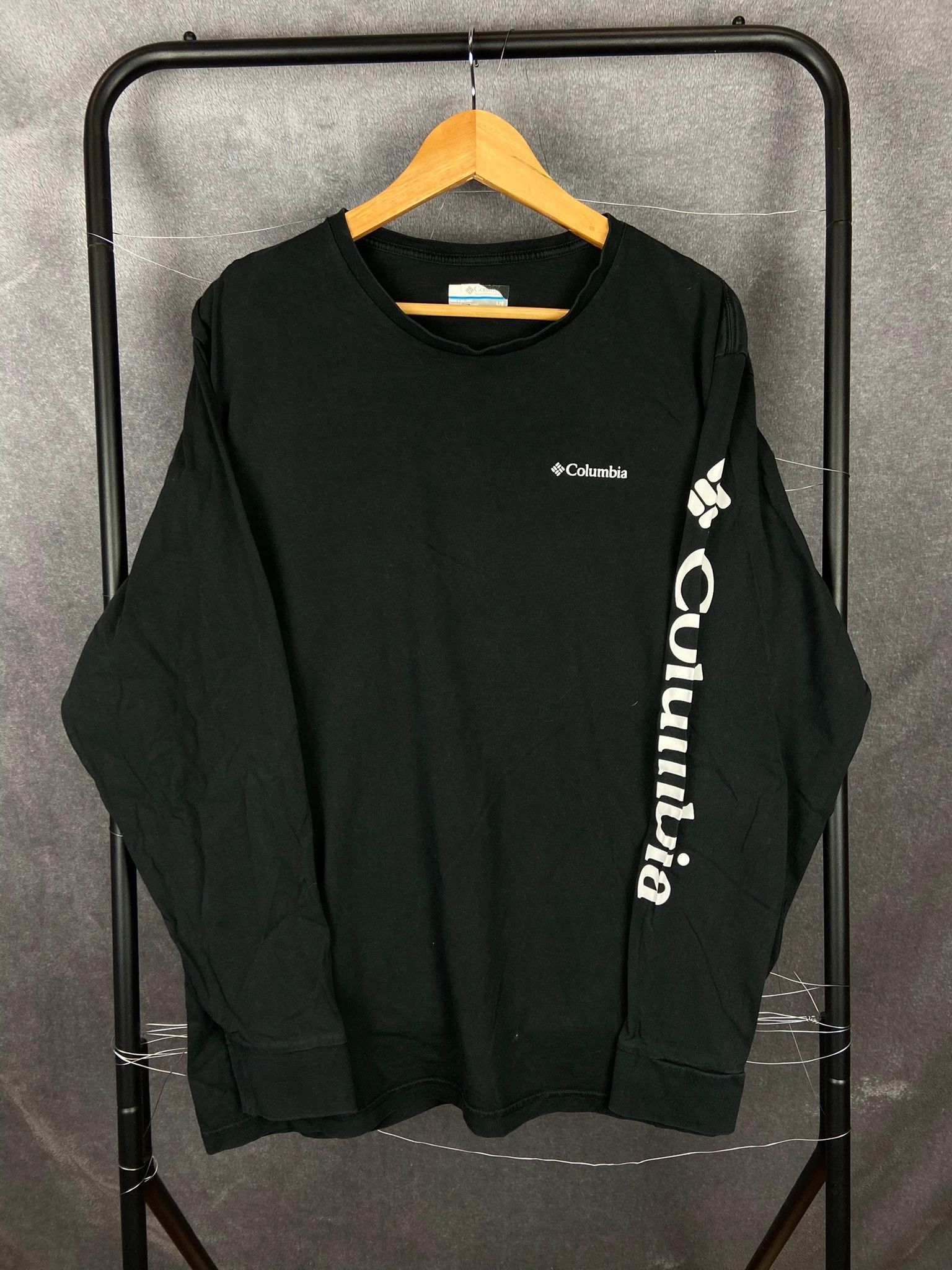 Columbia Columbia Black Longsleeve L Spellout Arm Outdoor Techwear Size US L / EU 52-54 / 3 - 1 Thumbnail