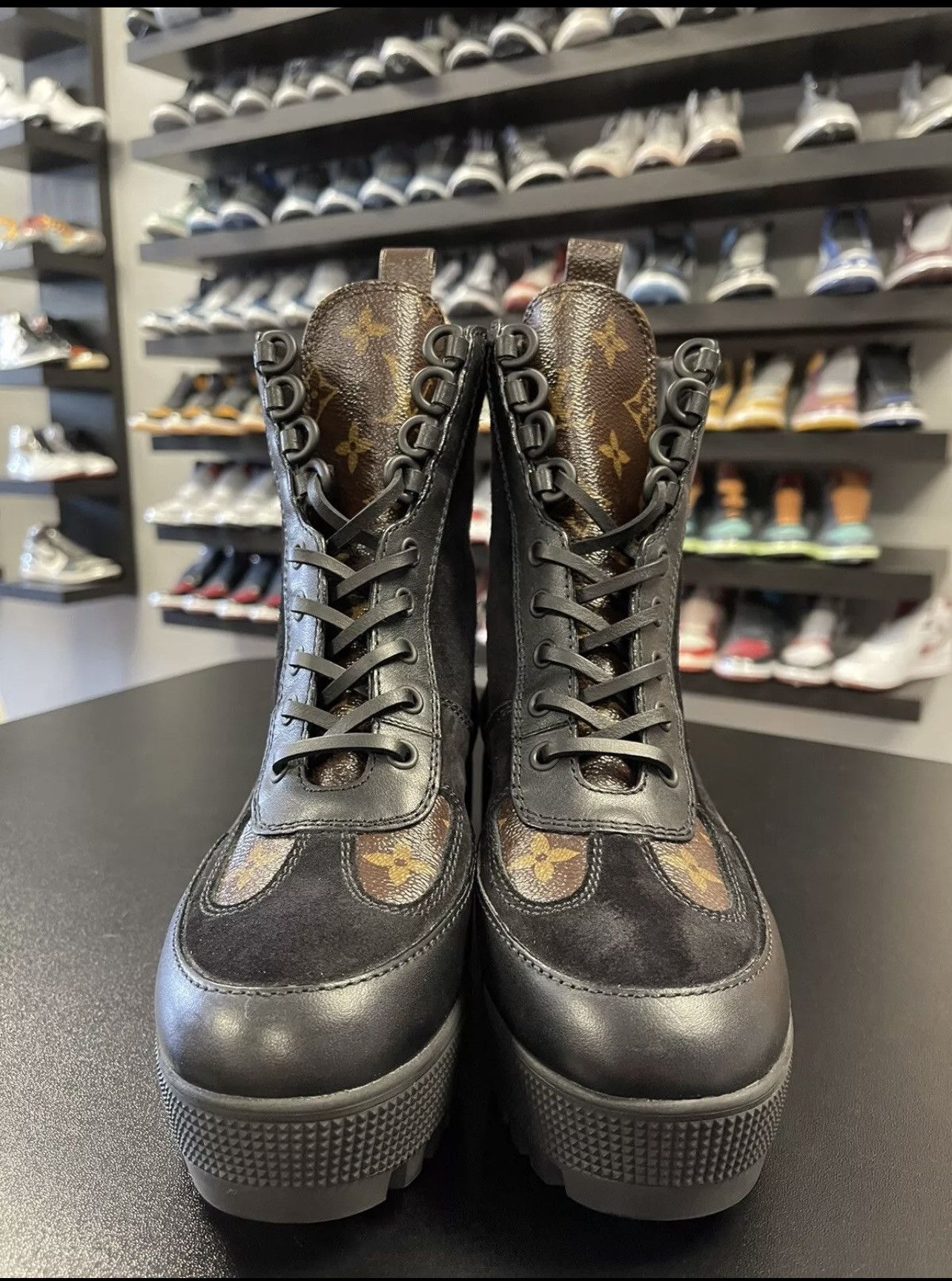 Louis Vuitton Size 5US/35EU - Louis Vuitton Laureate Black Monogram Boots Size US 5 / IT 35 - 2 Thumbnail