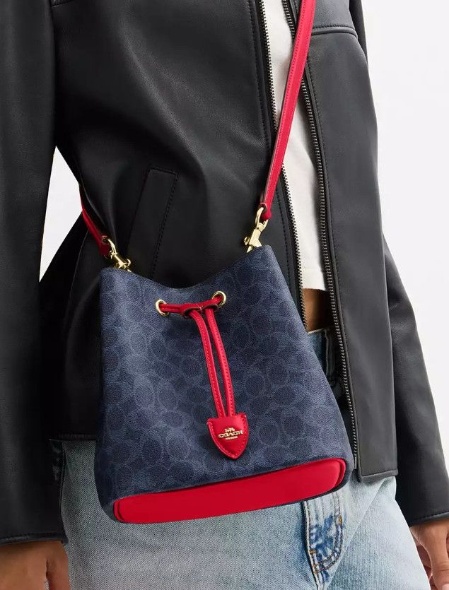 Coach NWT Coach Rowan Bucket Bag In Signature Canvas CBH07 Size ONE SIZE - 9 Thumbnail