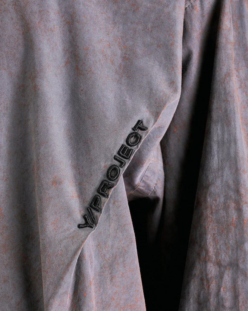 Y/Project o1s1v1r1oon0925 Pinched Logo Overshirt in Grey/Dust Size US L / EU 52-54 / 3 - 5 Thumbnail