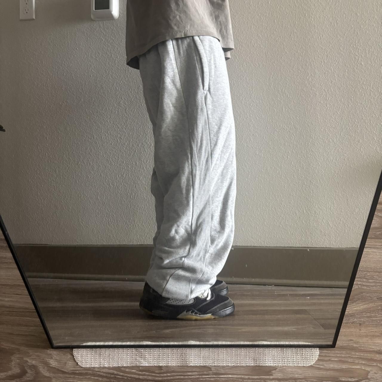 Vintage Crazy Vintage Y2K/2000s Baggy Light Grey Skater Essential Sweatpants! Fits M Size US 34 / EU 50 - 2 Thumbnail