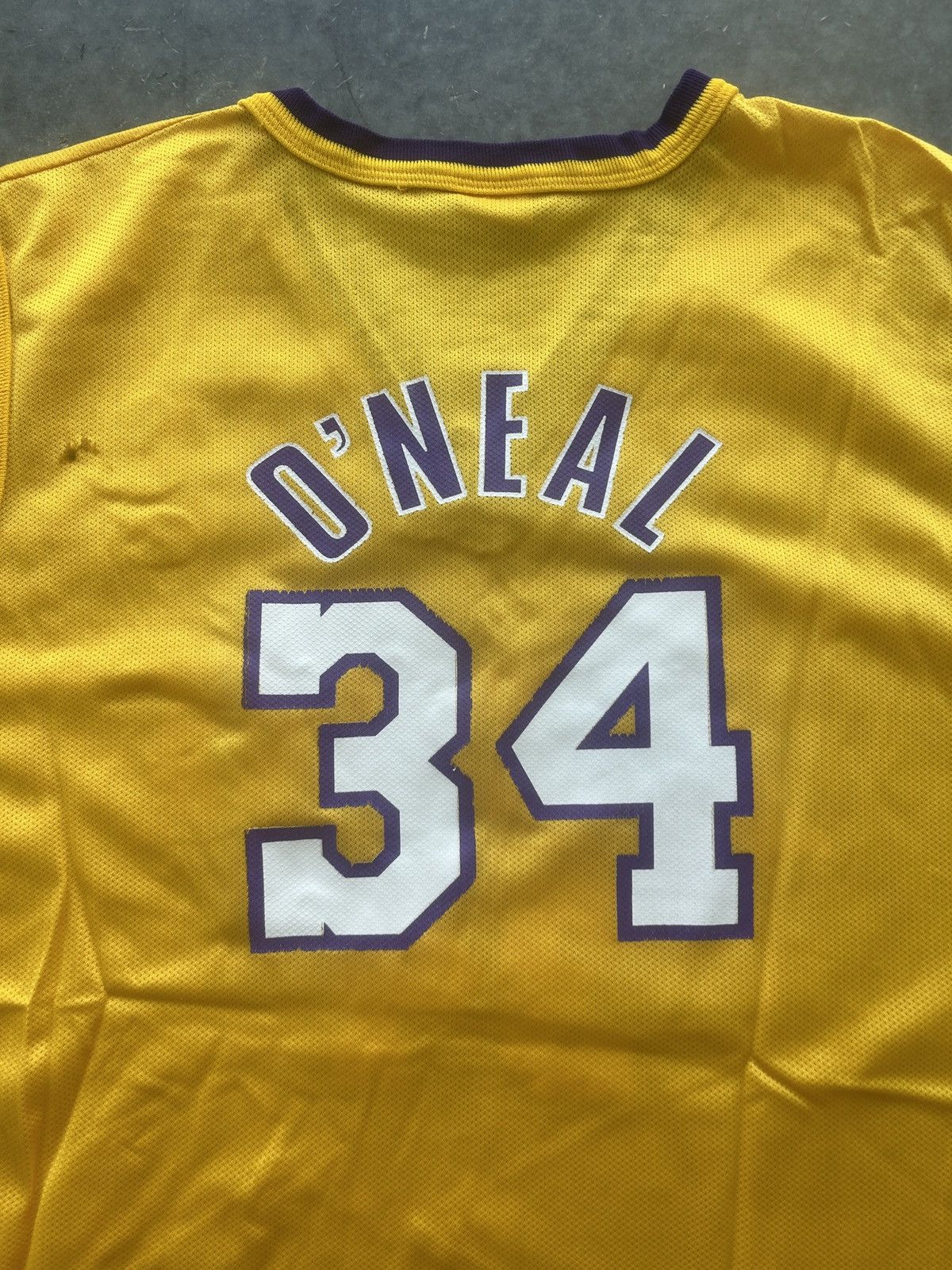 Champion × NBA × Vintage Vintage 90s Champion Lakers Shaquille O’Neal Jersey #34 Size US L / EU 52-54 / 3 - 9 Thumbnail