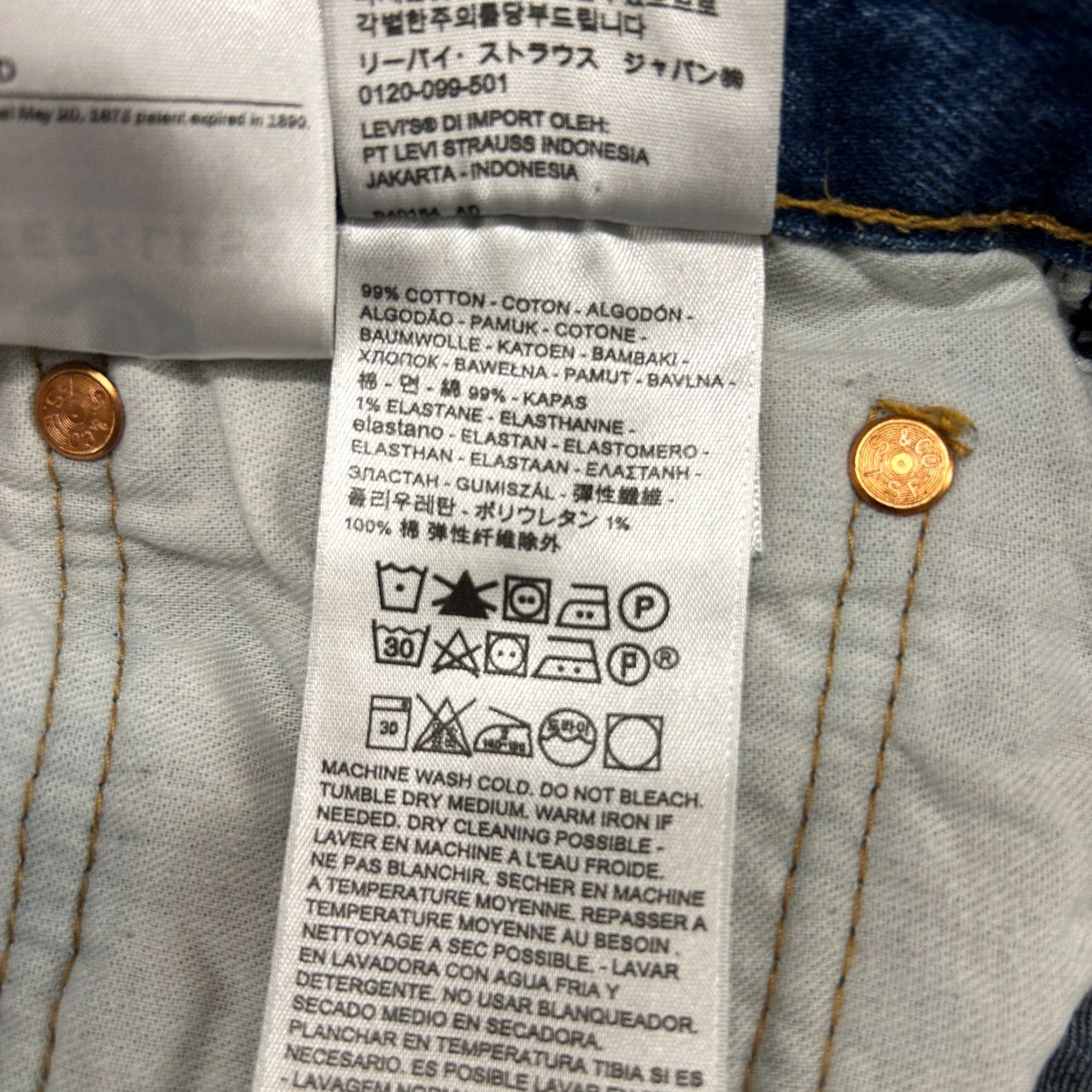 Levi's VINTAGE Levi's 501 Jeans Mens 33x32 Blue Regular Fit Medium Wash Button Fly Straight Style 5-Pocket Denim Cotton Size US 33 - 4 Thumbnail