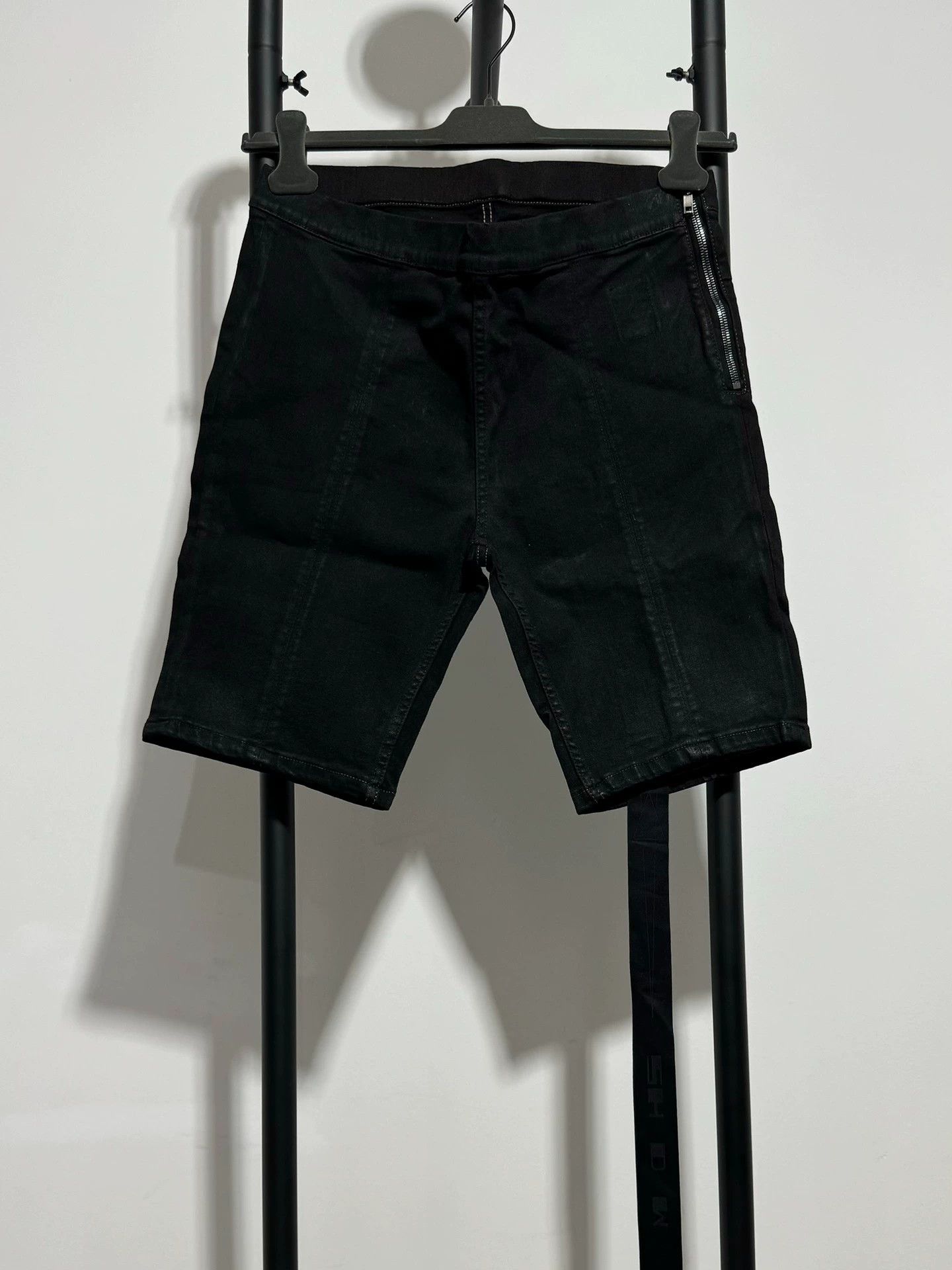 Rick Owens Rick Owens RO wmn's brushed micro waxed denim shorts XL new Size 36" / US 14 / IT 50 - 1 Thumbnail