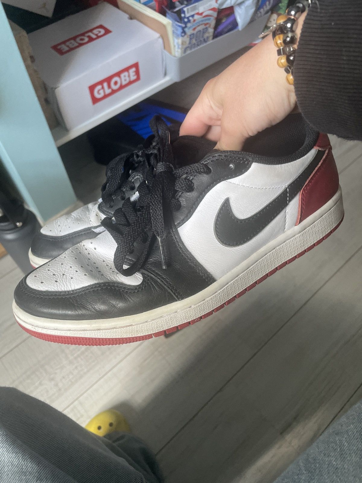 Jordan Brand × Nike 2023 Jordan 1 low OG black toe Size US 8 / EU 41 - 2 Thumbnail