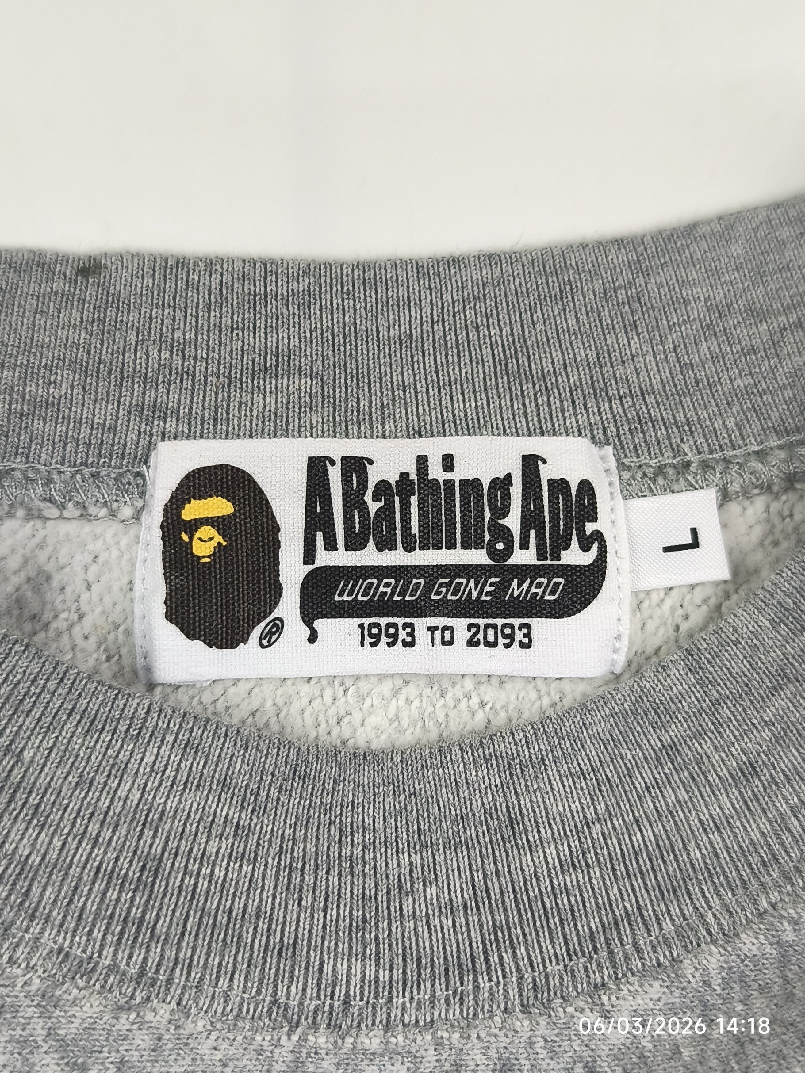 Bape Bape - one point - multi camou script sweatshirt Size US L / EU 52-54 / 3 - 6 Thumbnail