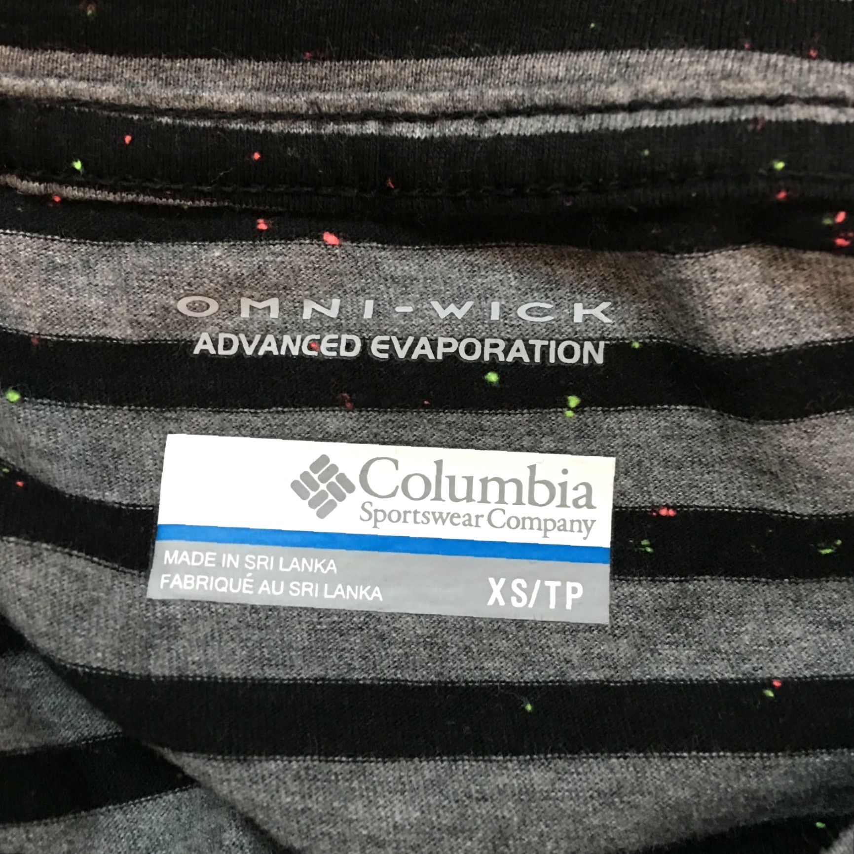 Vintage VINTAGE Columbia Activewear Top - Women's Black Size XS Short Sleeve Pullover Athletic Shirt Size XS / US 0-2 / IT 36-38 - 4 Thumbnail