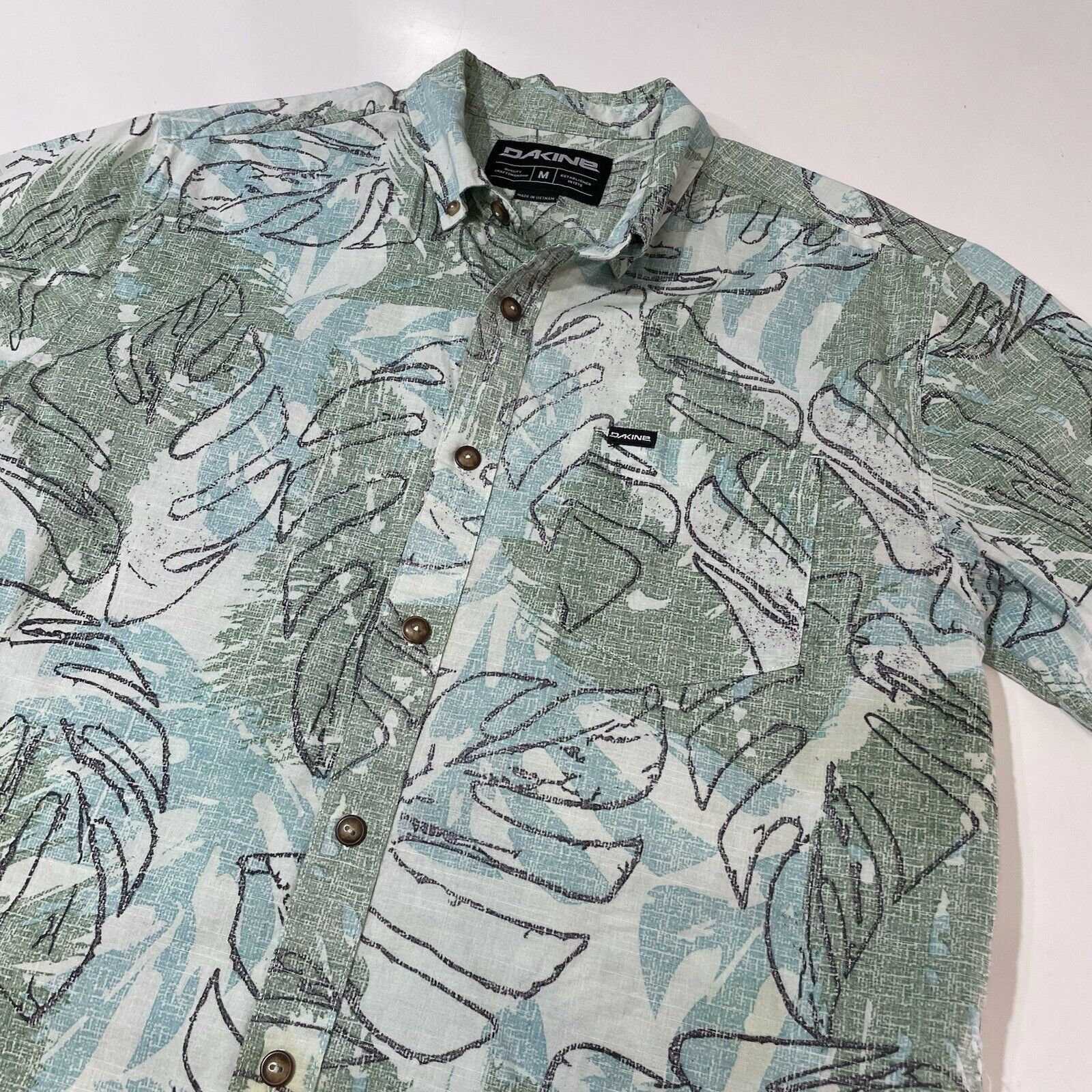Dakine Dakine Men’s Short Sleeve Button Camp Shirt Green Floral M Size US M / EU 48-50 / 2 - 2 Thumbnail