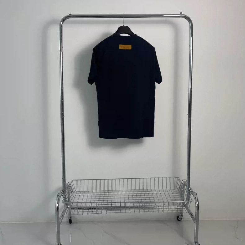 Louis Vuitton LOUIS VUITTON Embossed logo short sleeve 2504-Nextarrow Size US M / EU 48-50 / 2 - 2 Thumbnail