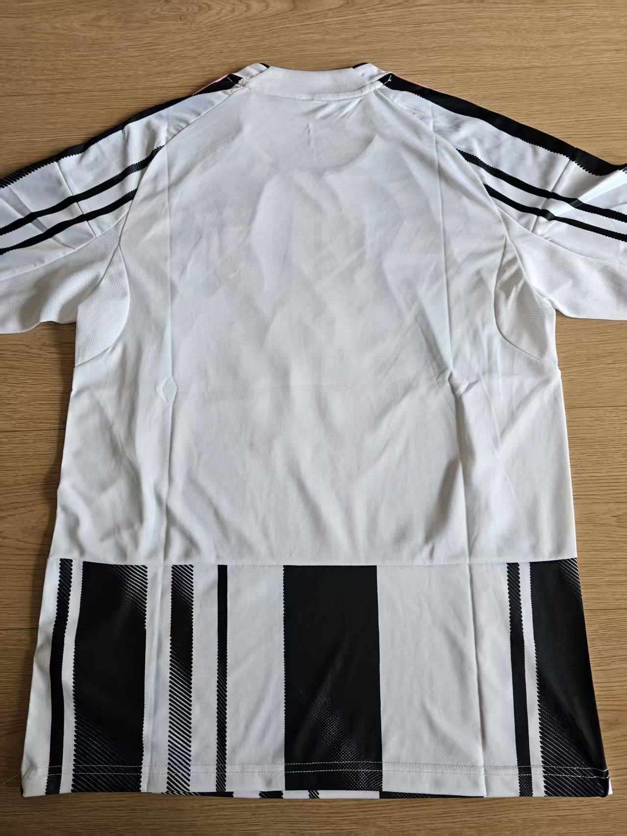 Other 2025 2026 Juventus Jersey Home Size US XXL / EU 58 / 5 - 4 Thumbnail