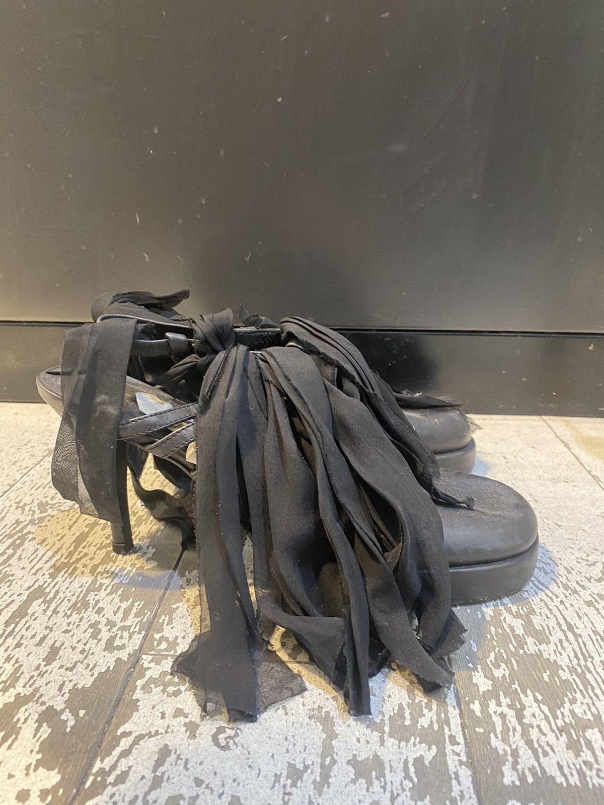 Rick Owens Rick Owens WISHBONE SS07 Black Leather Ribbon Heels Size US 10 / IT 40 - 3 Thumbnail