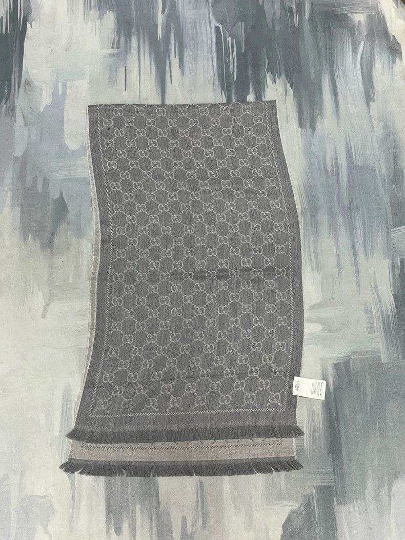 Gucci Gucci Light gray old flower tassel scarf Size ONE SIZE - 1 Thumbnail