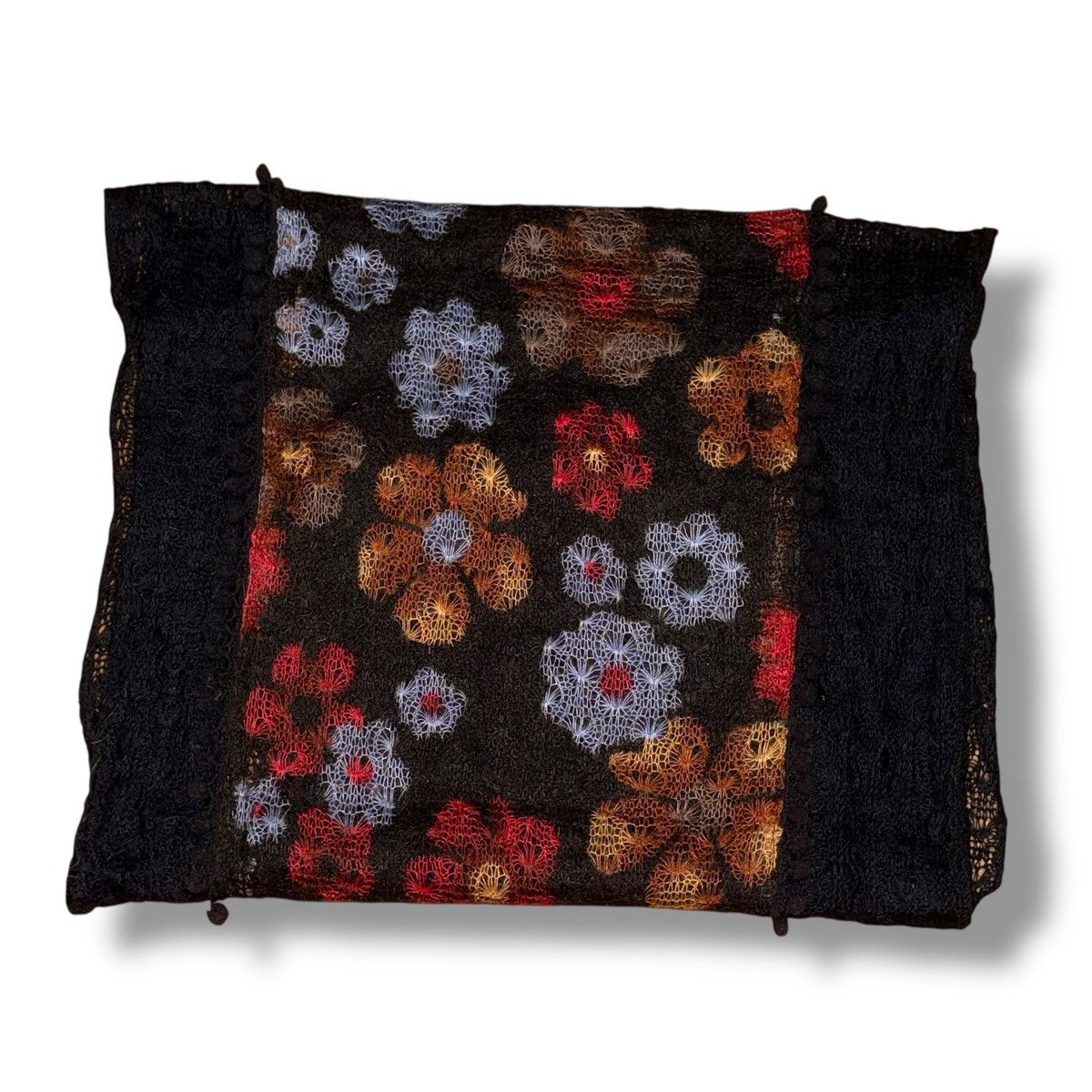 Vintage Vintage black floral embroidered scarf Size ONE SIZE - 2 Thumbnail