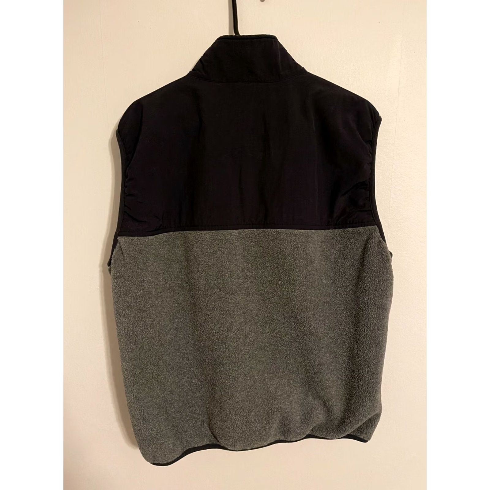 Abercrombie & Fitch VINTAGE Abercrombie & Fitch Performance Fleece Vest Jacket Gray/Black Men's XL Size US XL / EU 56 / 4 - 3 Thumbnail