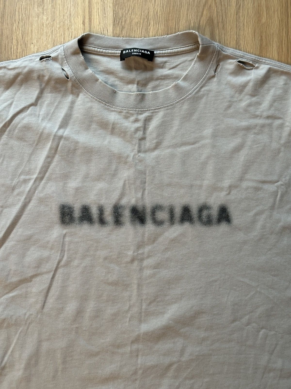 Balenciaga Balenciaga blurred tshirt distressed Size US L / EU 52-54 / 3 - 2 Thumbnail