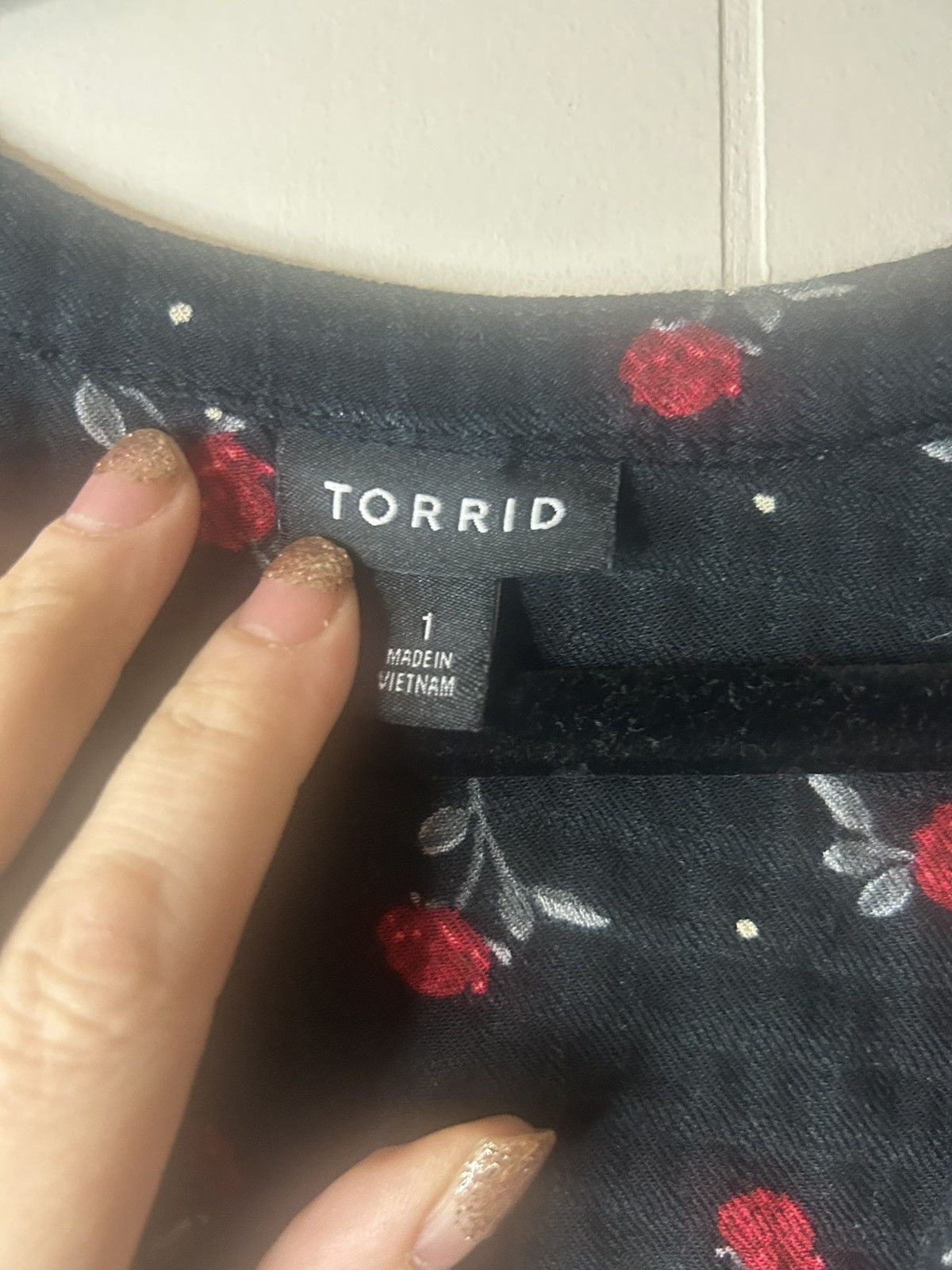 Torrid Torrid Tunic 1X Black Red Floral Crinkle Knit HiLo Button Up Size XXL / US 16-18 / IT 52-54 - 6 Thumbnail