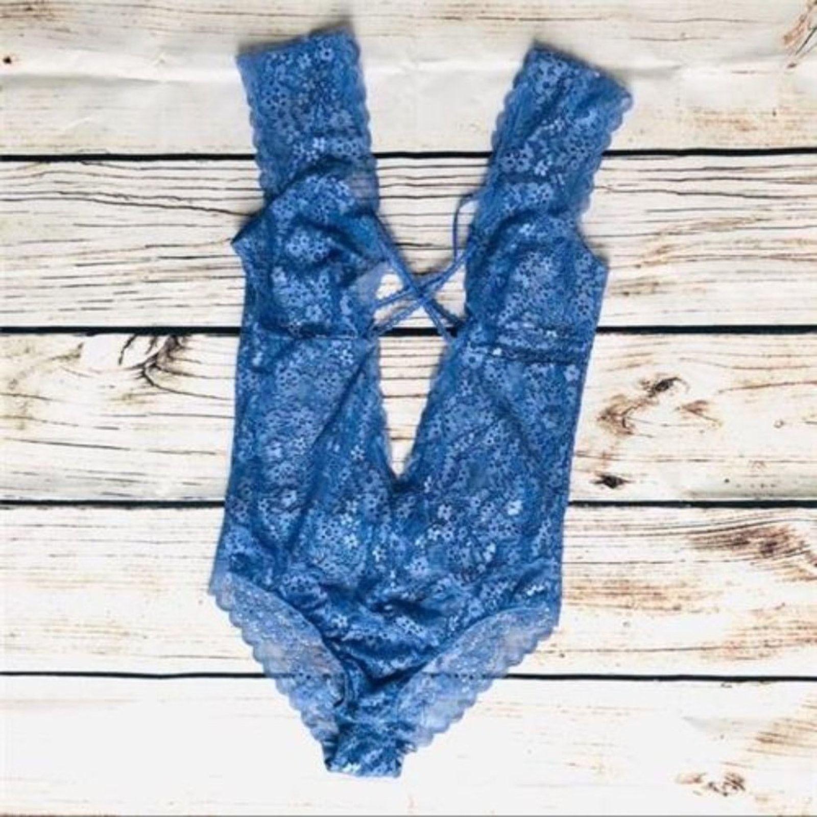Other NEW Frederick’s of Hollywood Lydia Rose Teddy Lace Lingerie Size S / US 4 / IT 40 - 2 Thumbnail