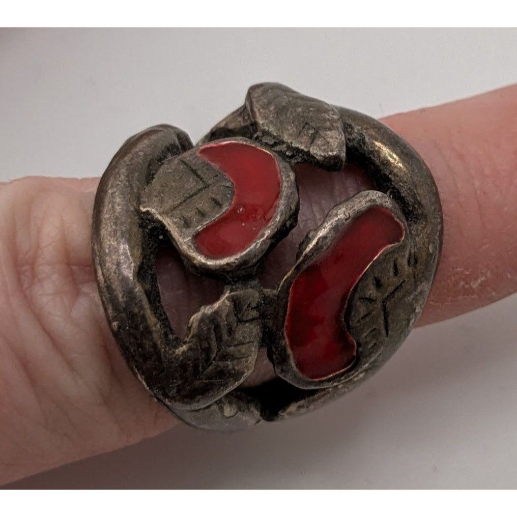 Other Vintage Artisan Brutalist Floral Silver Tone Ring With Red E Size ONE SIZE - 5 Thumbnail