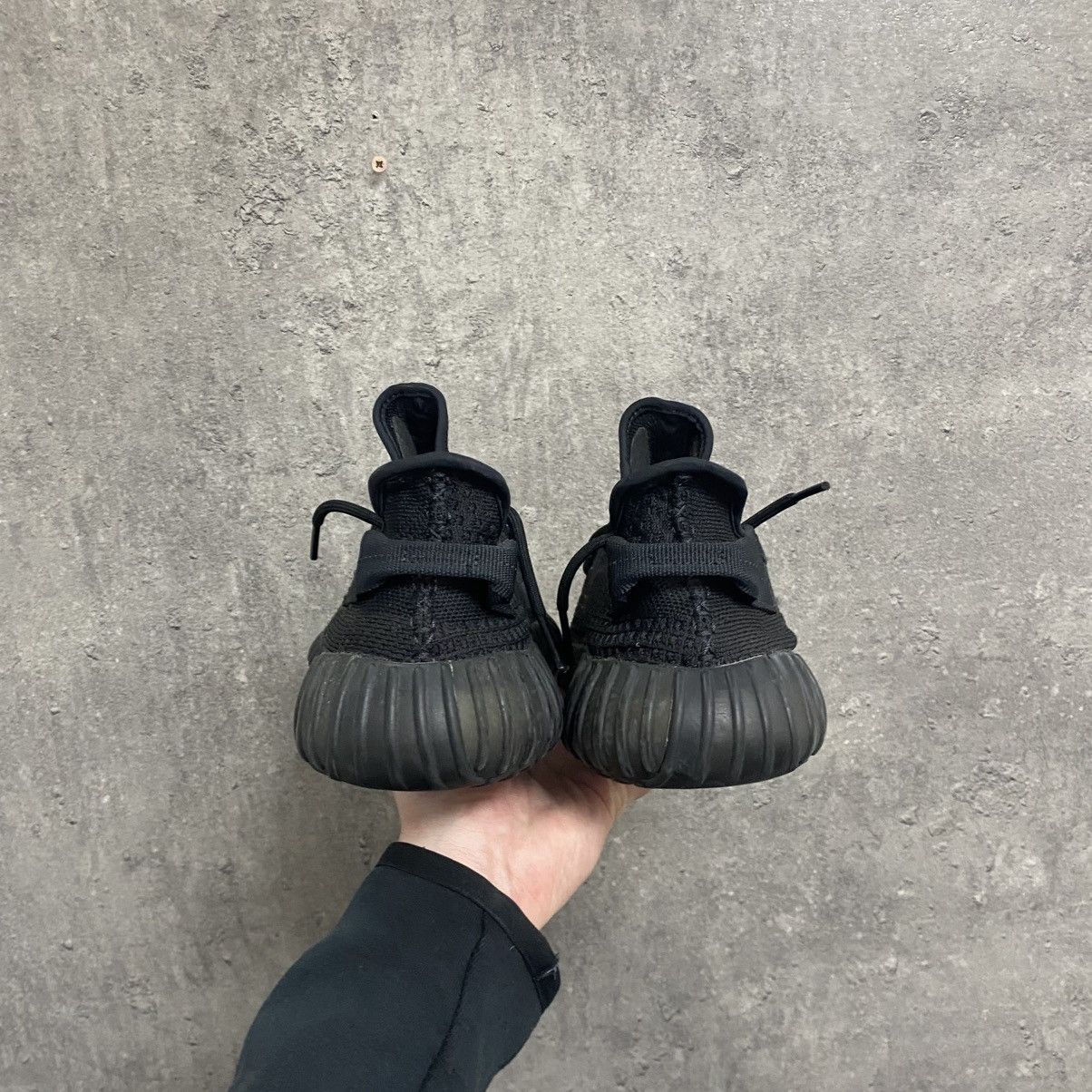 Adidas × Kanye West Adidas Yeezy Boost 350 V2 Onyx Size US 10 / EU 43 - 6 Thumbnail