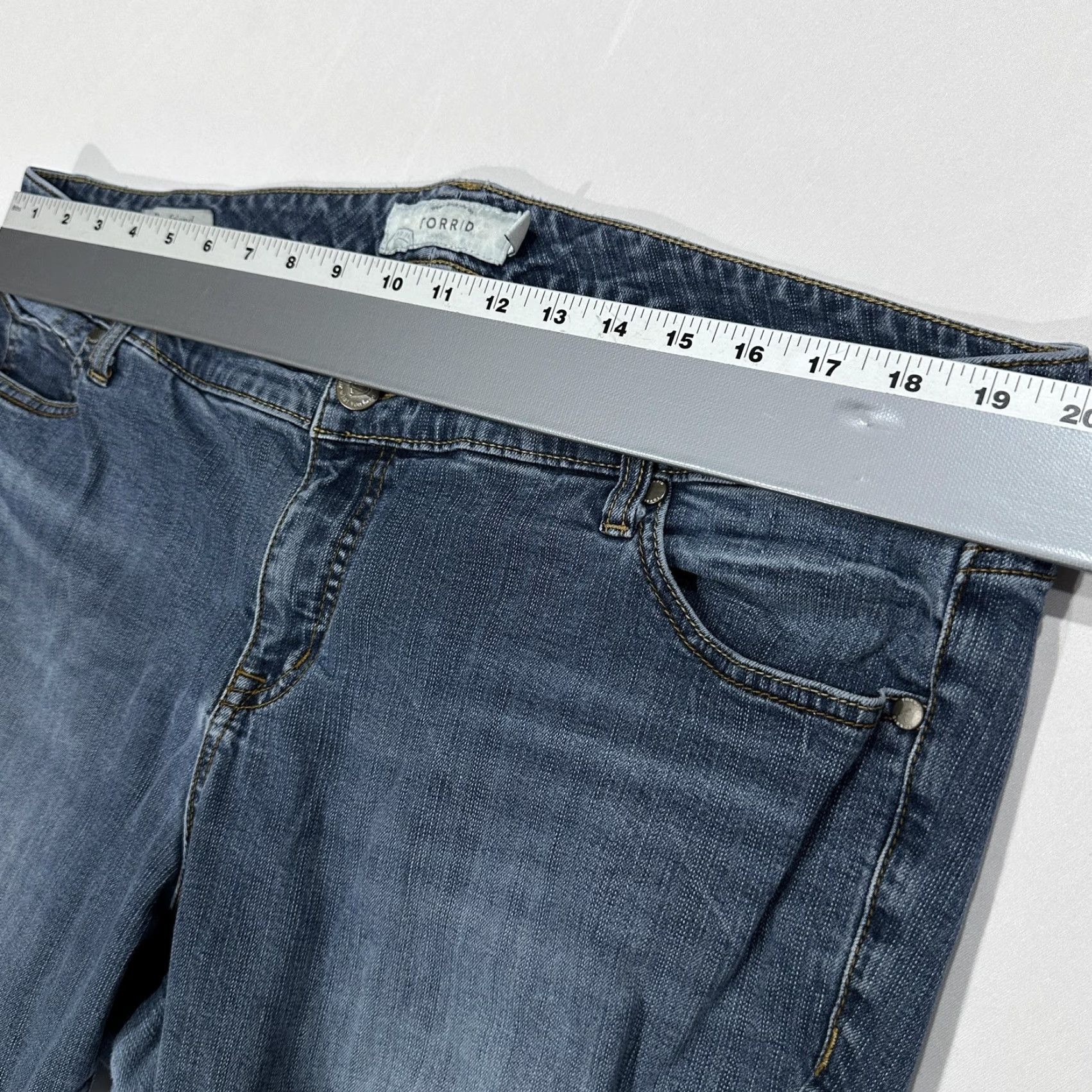 Torrid **Torrid Plus Size Blue Boyfriend Jeans Medium Rise Relaxed Fit** User: **Blue Torrid Plus Size Boyfriend Jeans Medium Rise Relaxed Fit** Size 42" / US 20 - 6 Thumbnail