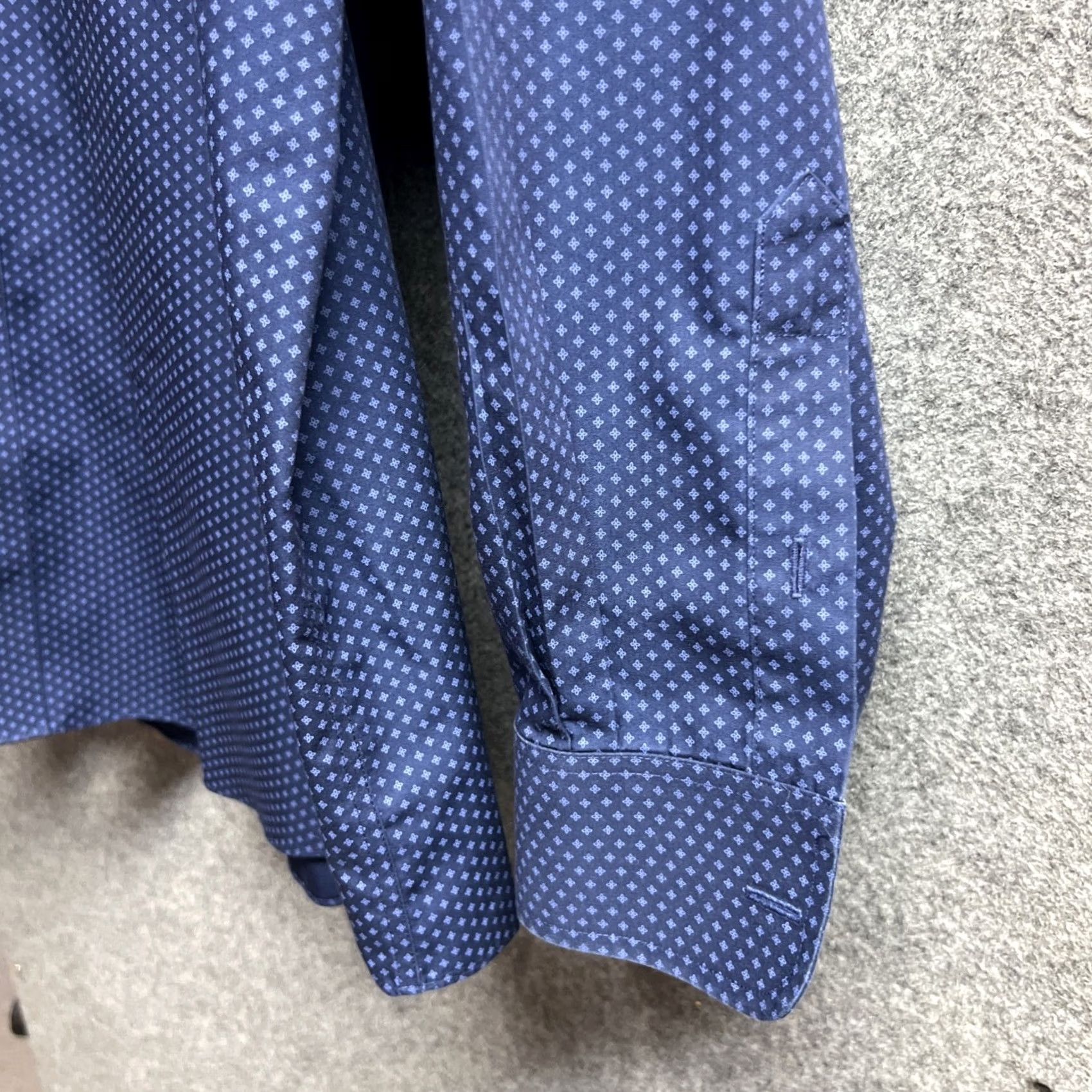 Roundtree & Yorke VINTAGE Roundtree Yorke Gold Label Men’s Shirt XL Blue Long Sleeve Button Dress Shirt Regular Mens Size US XL / EU 56 / 4 - 5 Thumbnail