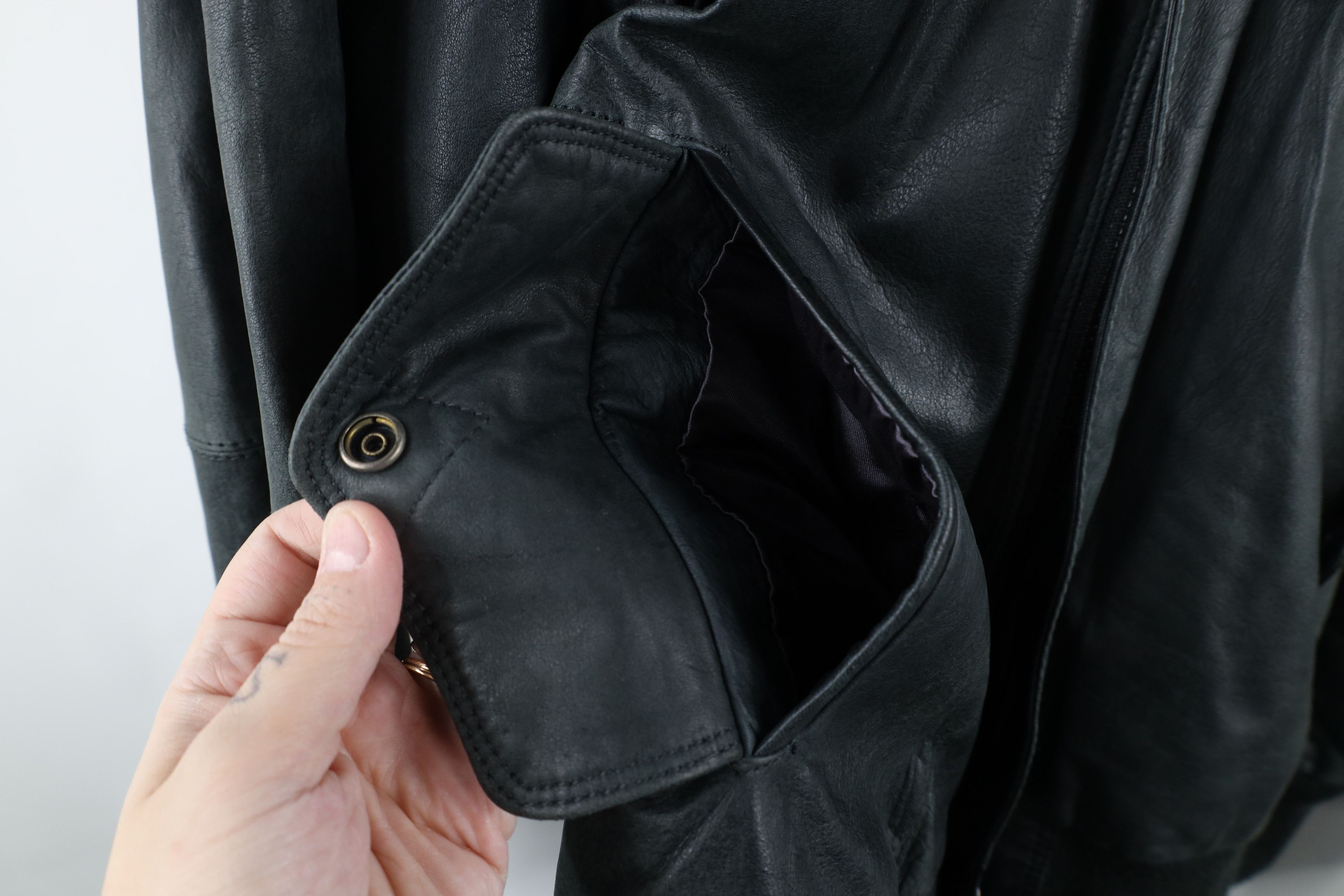 Vintage Vintage 90s Streetwear Quilted Leather Flight Bomber Jacket Size US L / EU 52-54 / 3 - 4 Thumbnail