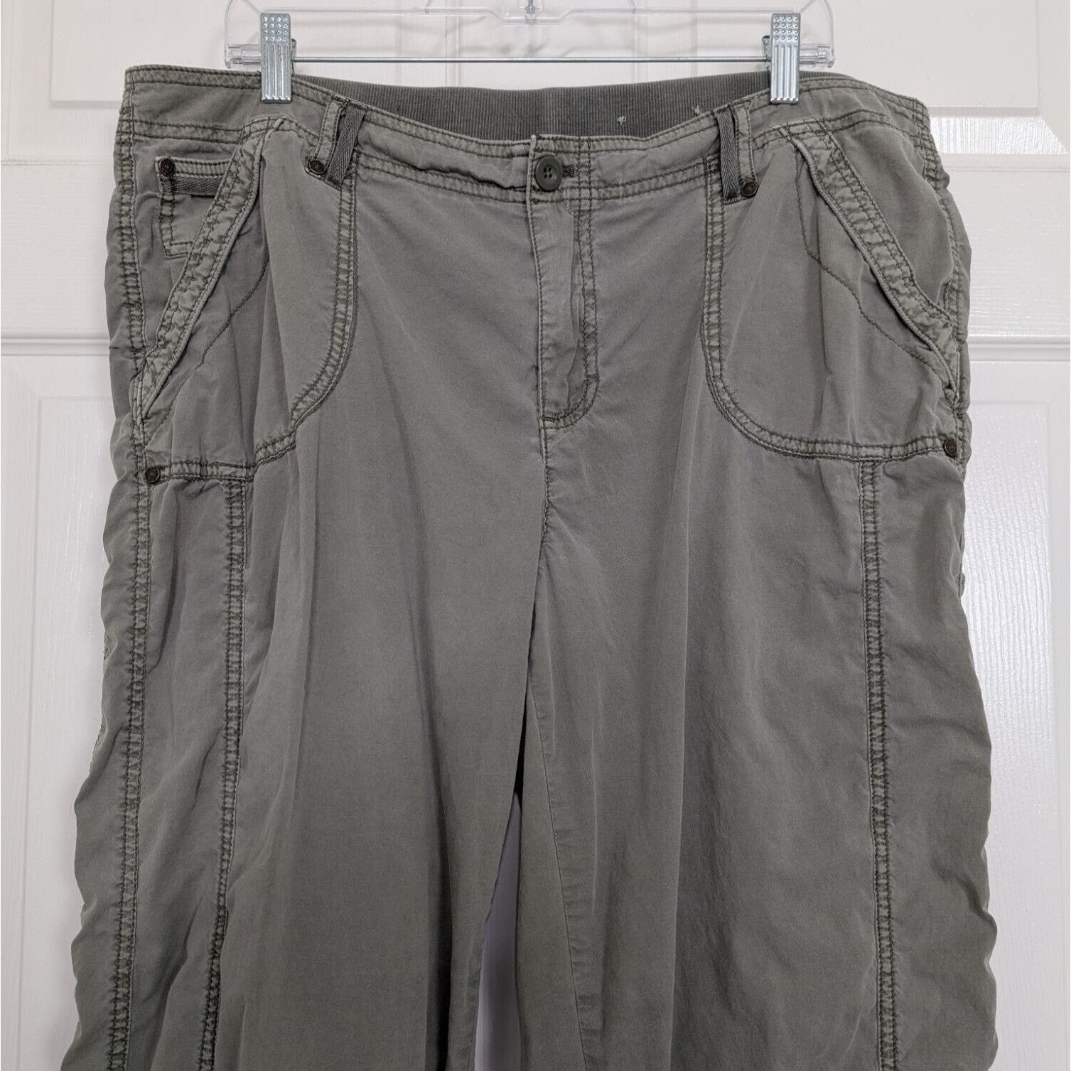 Chicos Chicos 3 Capri Joggers Womens Size XL Green Casual Cotton Size 28" / US 6 / IT 42 - 2 Thumbnail