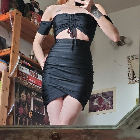 Other Tiger mist off shoulder waist cut out mini dress - size xs Size XS / US 0-2 / IT 36-38 - 1 Thumbnail