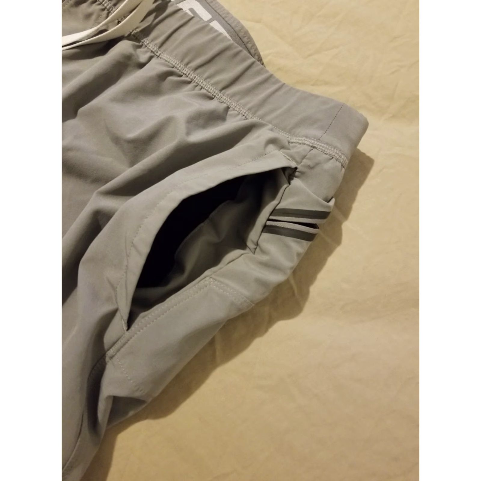Under Armour Under Armour Mens Shorts XL Gray Athletic Gym Workout Size US 36 / EU 52 - 5 Thumbnail