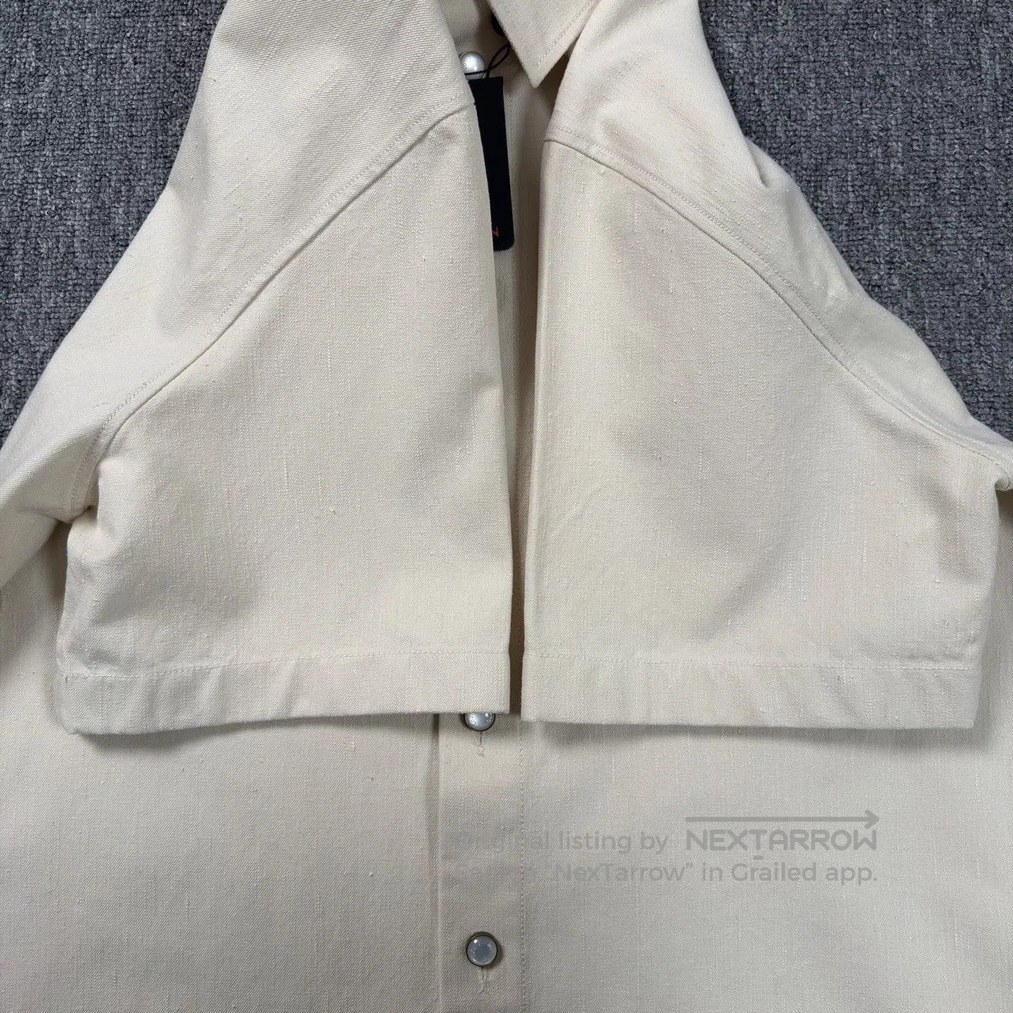 Louis Vuitton LV 25 Beige Leather Logo Short-Sleeve Shirt. Size US L / EU 52-54 / 3 - 6 Thumbnail