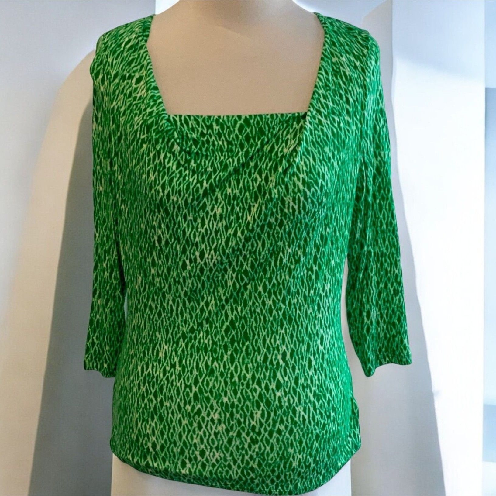 Michael Kors Michael Michael Kors quarter sleeve green animal print top S Size S / US 4 / IT 40 - 10 Thumbnail