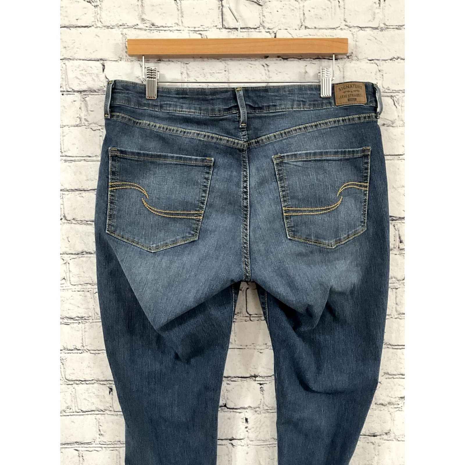 Vintage VINTAGE Signature Levi Strauss Gold Jeans Womens Blue Denim 33x30 Size 30" / US 8 / IT 44 - 4 Thumbnail