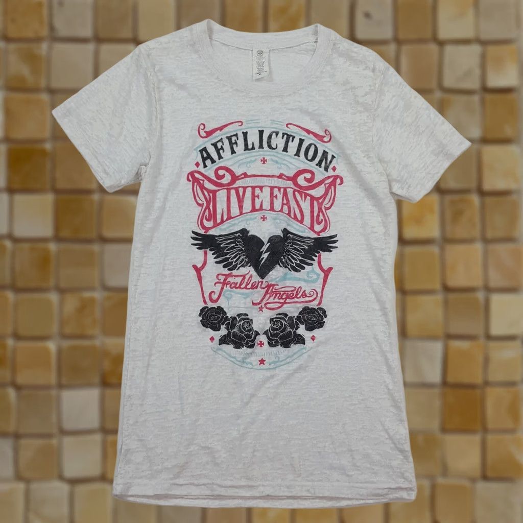 Affliction VINTAGE Affliction Angels Heart Wings Pink Women's XL Short Sleeve T Shirt Top 90s Y2K Grunge Retro Cotton Blend Size XL / US 12-14 / IT 48-50 - 1 Thumbnail