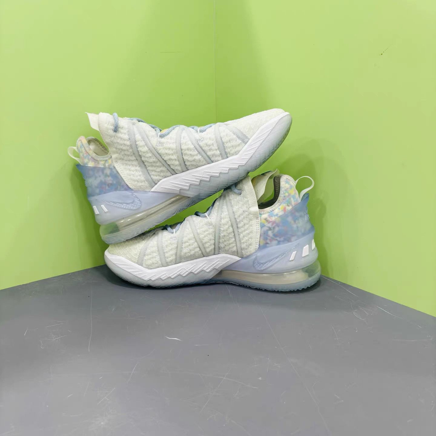 Nike Nike LeBron 18 Basketball Shoes K15 Size US 9 / EU 42 - 5 Thumbnail