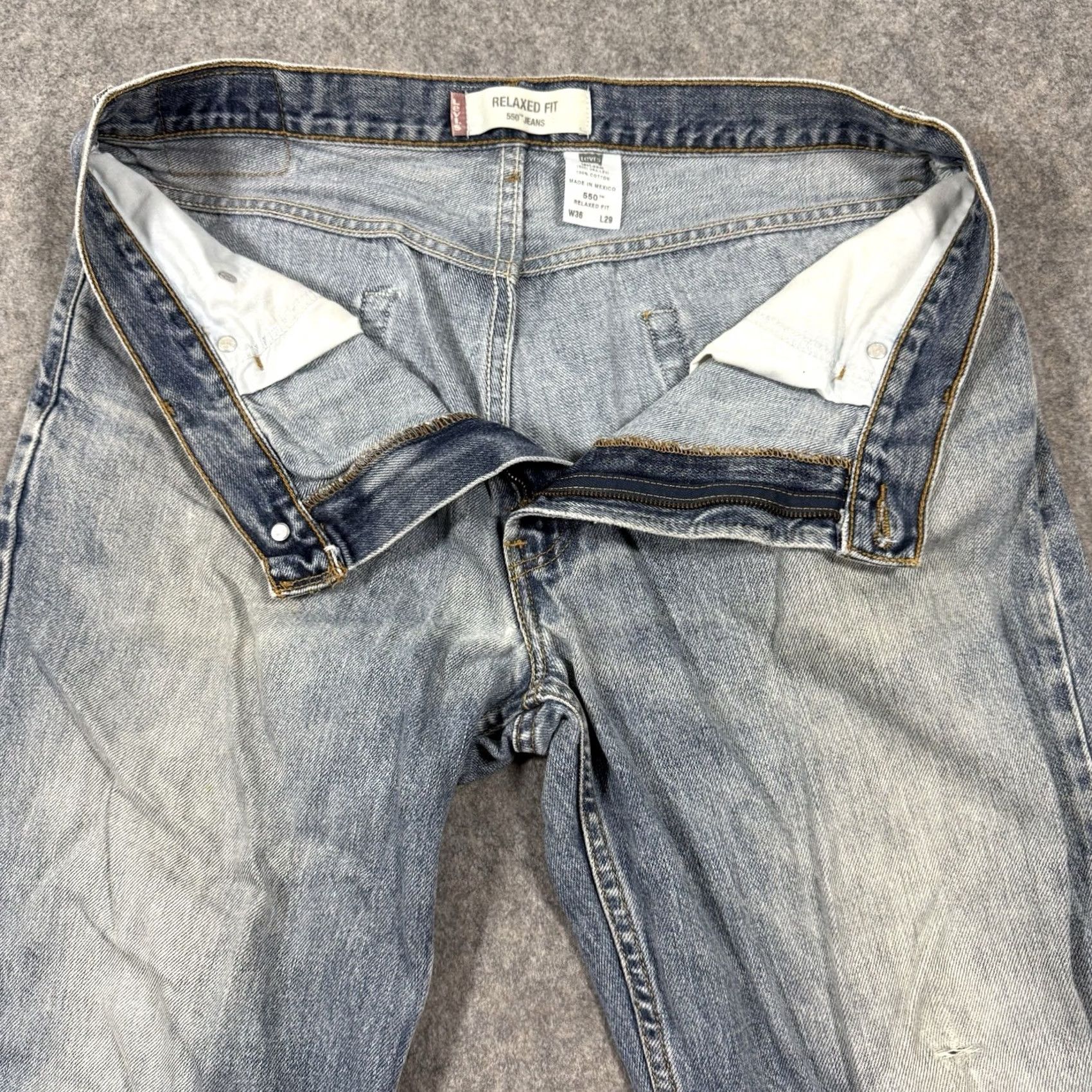 Levi's Levis 550 Jeans Mens 36x28 Blue Denim Vintage 90s Relaxed Fit 5-Pocket City Grunge Retro USA 90s Mens Jeans Size US 36 / EU 52 - 4 Thumbnail