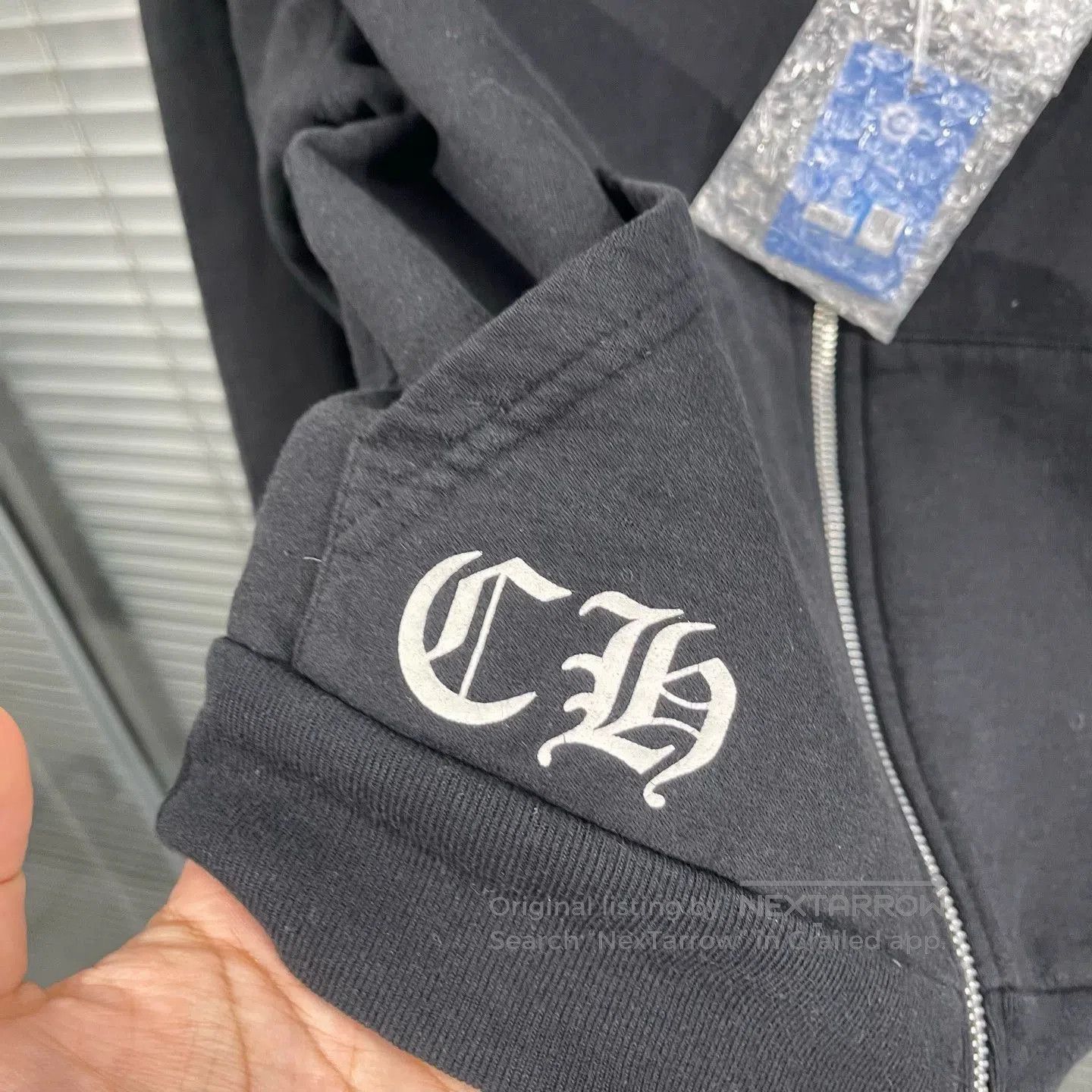 Chrome Hearts Cropped Hoodie with American Flag Graphic. Size US S / EU 44-46 / 1 - 5 Thumbnail
