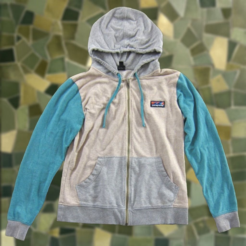 Patagonia Patagonia Hoodie Women M Blue Cotton Full-Zip Jersey Sweatshirt Large Back Pattern: Solid Size M / US 6-8 / IT 42-44 - 1 Thumbnail