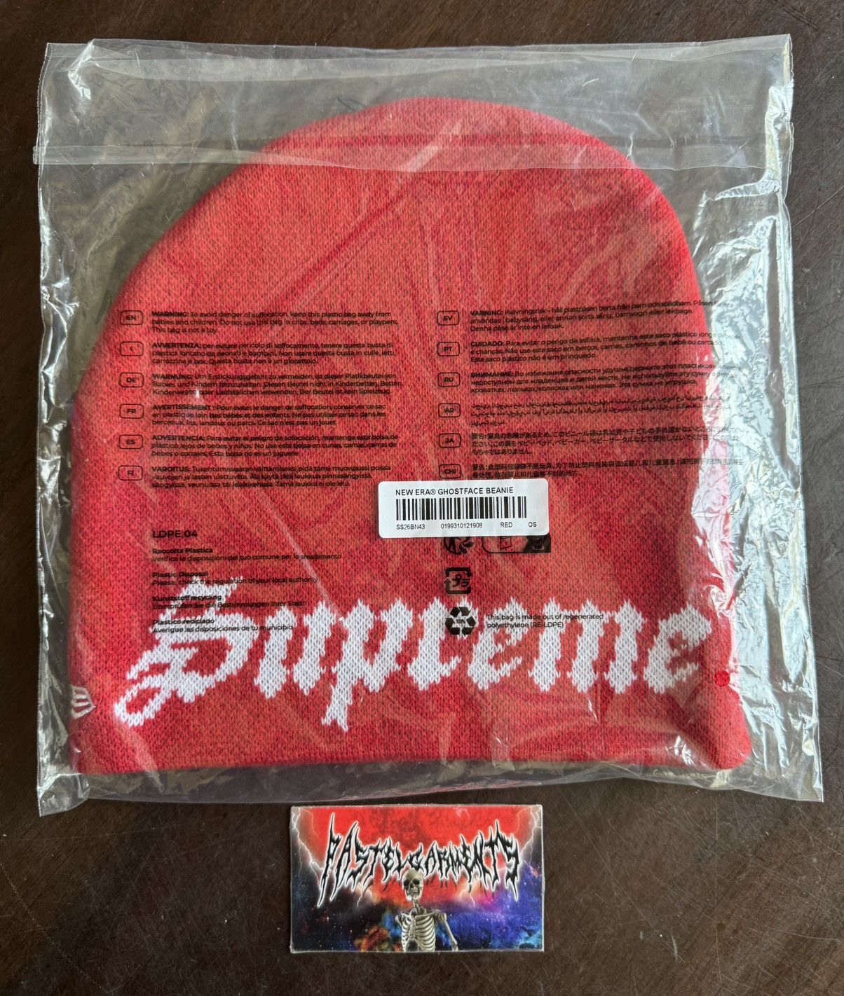 New Era × Supreme Supreme New Era Ghostface Beanie Red Size ONE SIZE - 2 Thumbnail