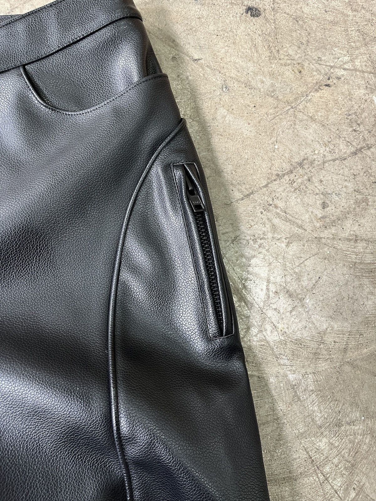 Other KHY Faux Leather Wide Leg Pants (unisex) Size US 31 - 8 Thumbnail