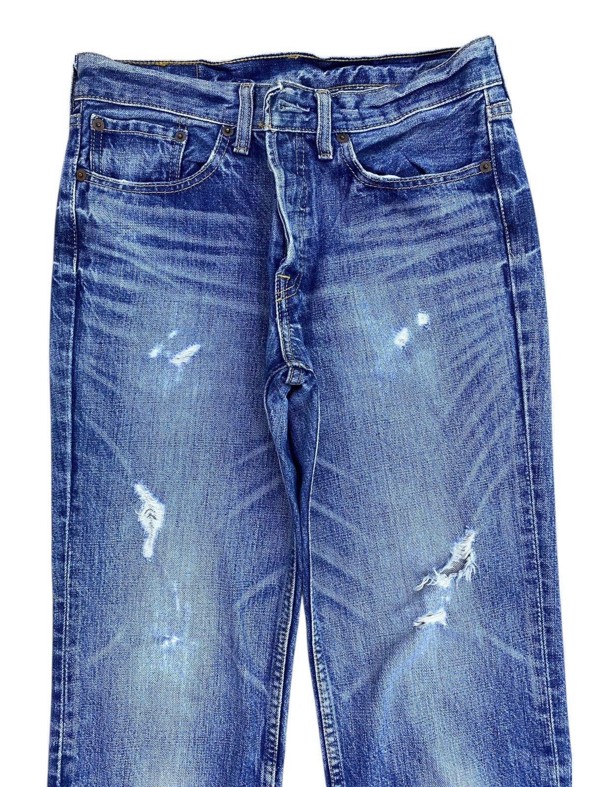 Levi's Levi’s Faded Blue Wash Style Ripped Jeans Size US 28 / EU 44 - 2 Thumbnail