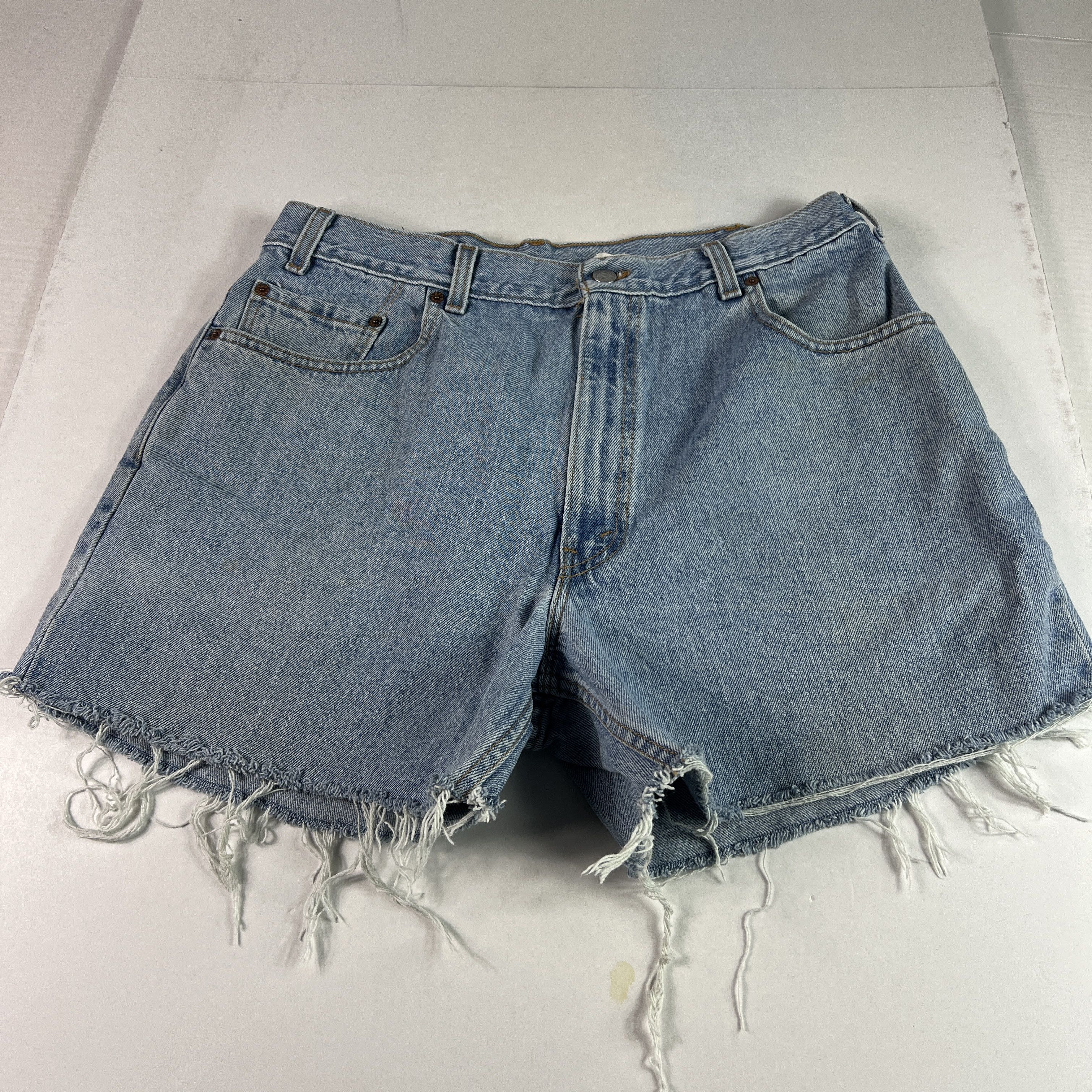 Levi's Y2K Levi's Jeans Short 560 Loose Blue Cut Off Denim Jorts Size US 35 - 1 Thumbnail