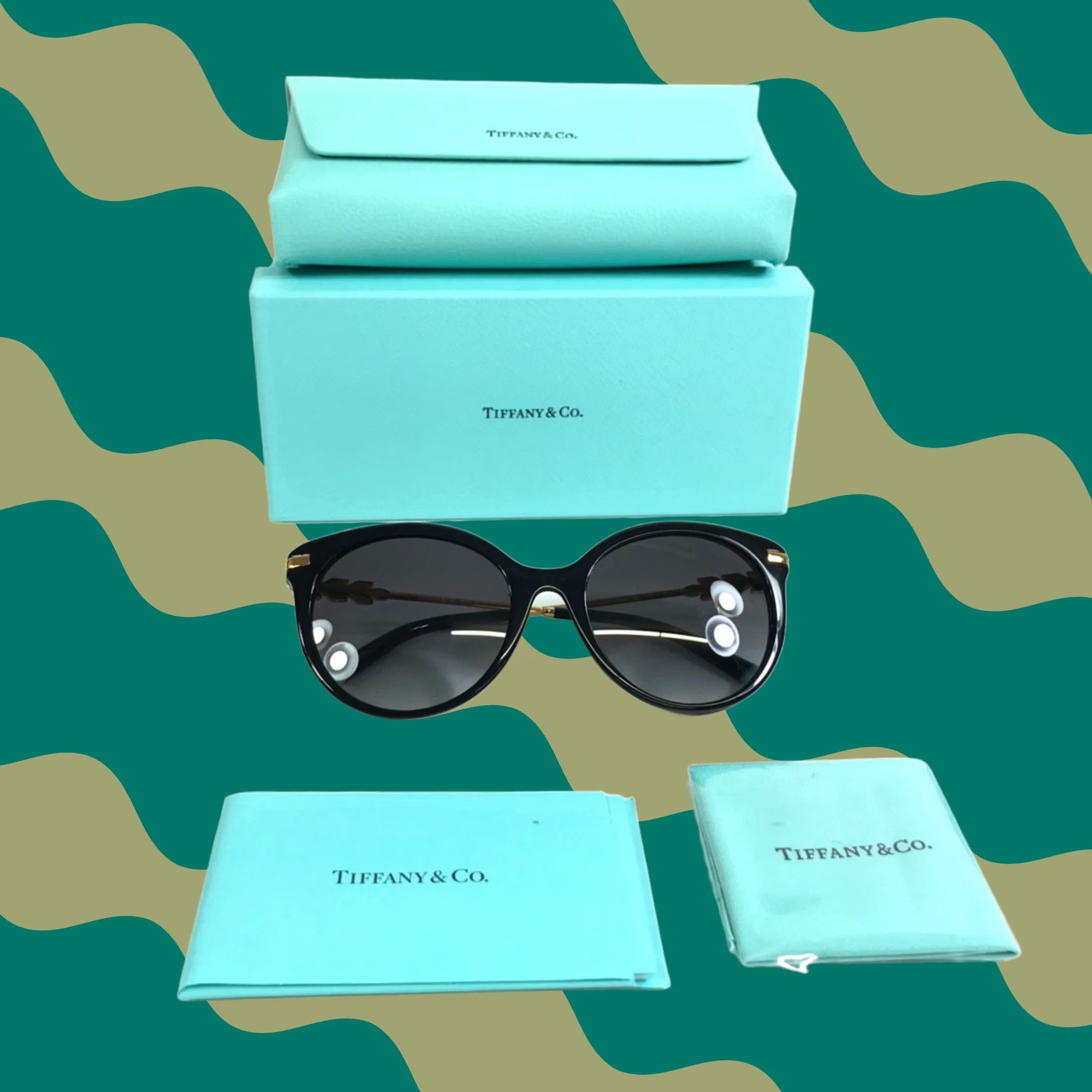Tiffany & Co. Sunglasses TF4189-B 8344/3C Black Gold Frames with Grey Gradient Tiffany & Co. Tiffany & Co. Sunglasses TF4189-B 8344/3C Cat  main image 4