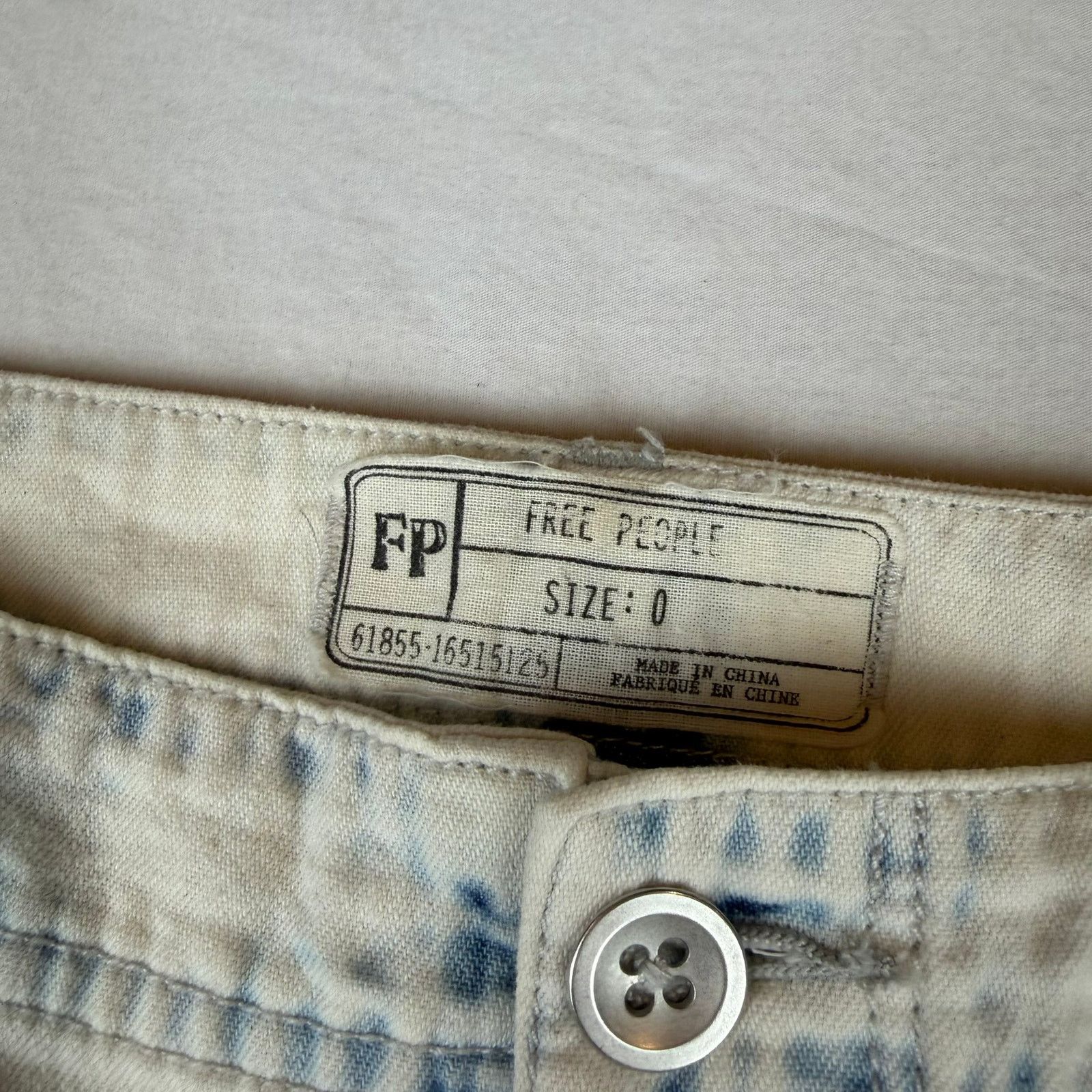 Free People Free People Acid Wash Boyfriend Jeans Size 0 Size 25" / US 0 / IT 36 - 3 Thumbnail