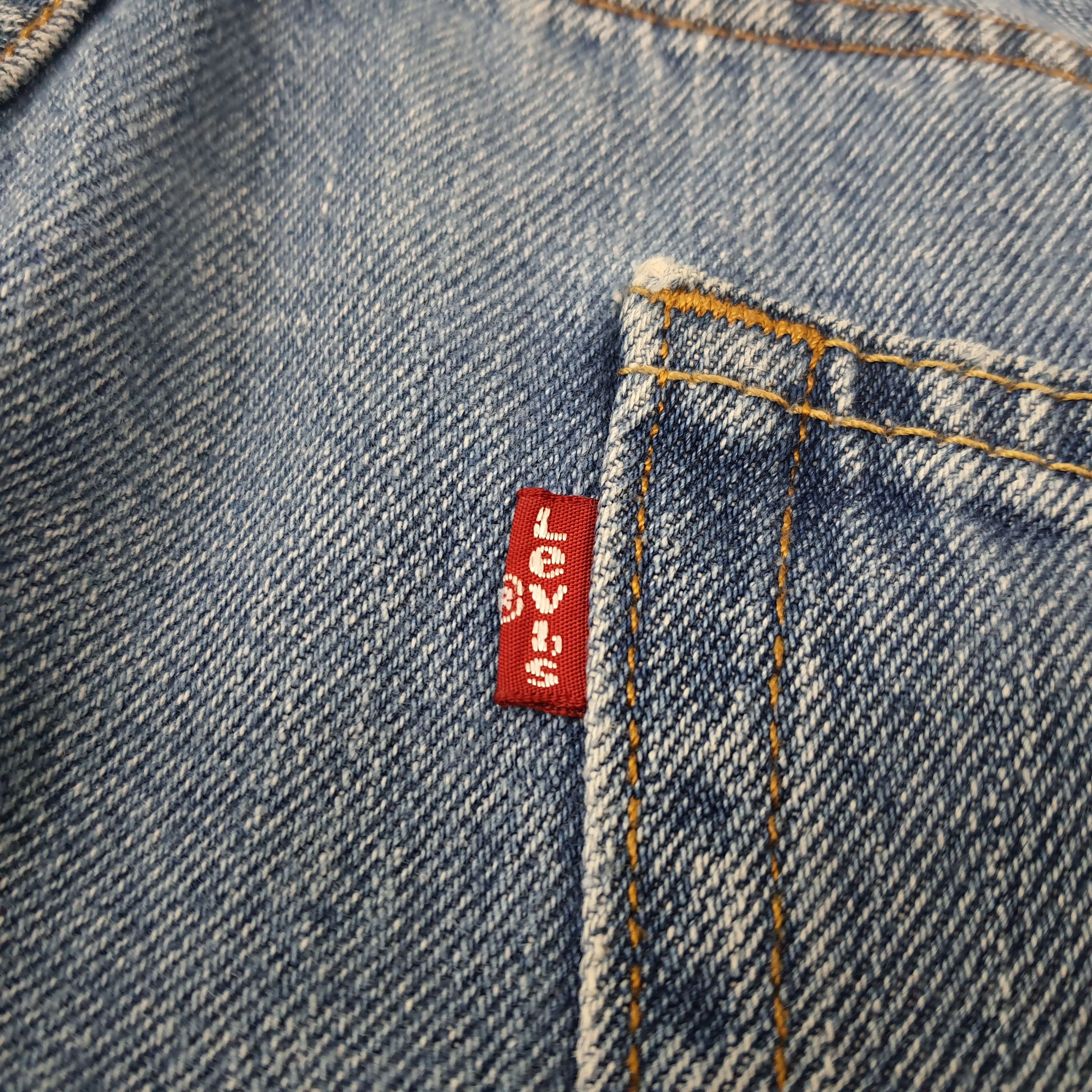 Levi's Vintage Levi's 550 90s Distressed Light Wash Jeans C272N7 Size US 36 / EU 52 - 4 Thumbnail