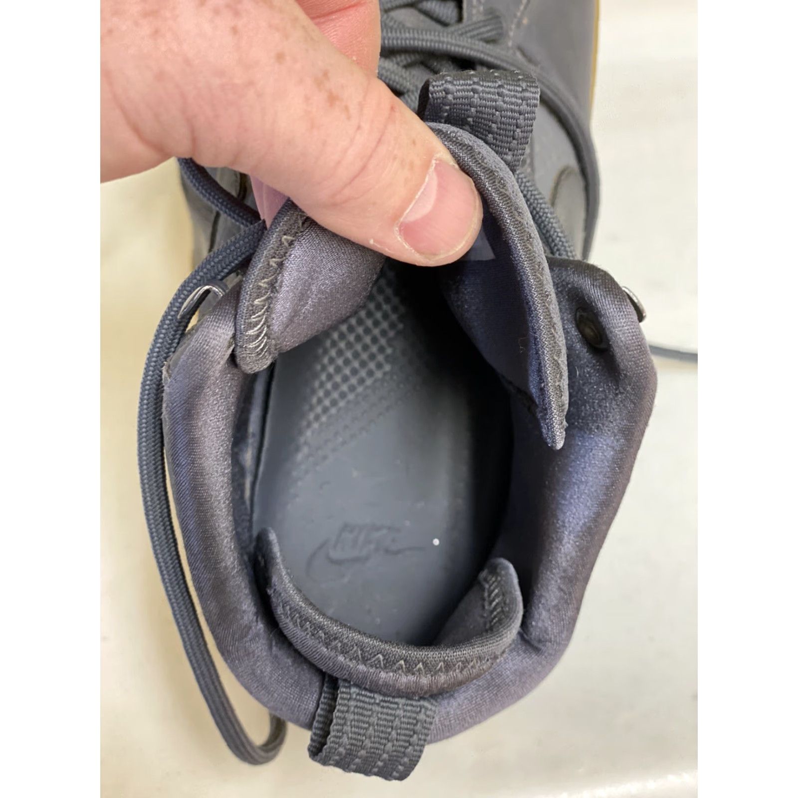 Nike Nike Court Borough Mid Winter Boots Mens 9.5 Grey Gum AA0547-001 Shoes Boots Mens Size 9.5 Grey Gum AA0547-001 Size US 9 / EU 42 - 7 Thumbnail
