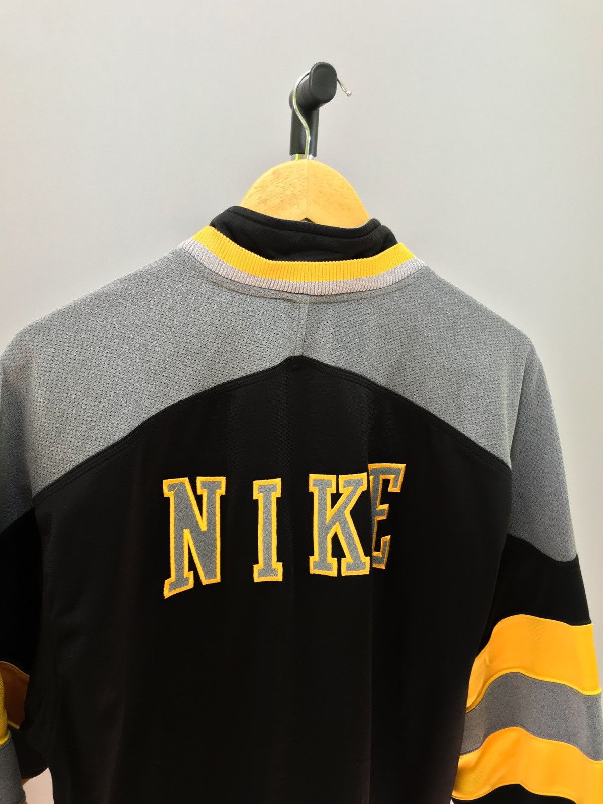Nike × Vintage Nike Track Jacket Black Yellow 90s Embroidered Swoosh Size US L / EU 52-54 / 3 - 9 Thumbnail